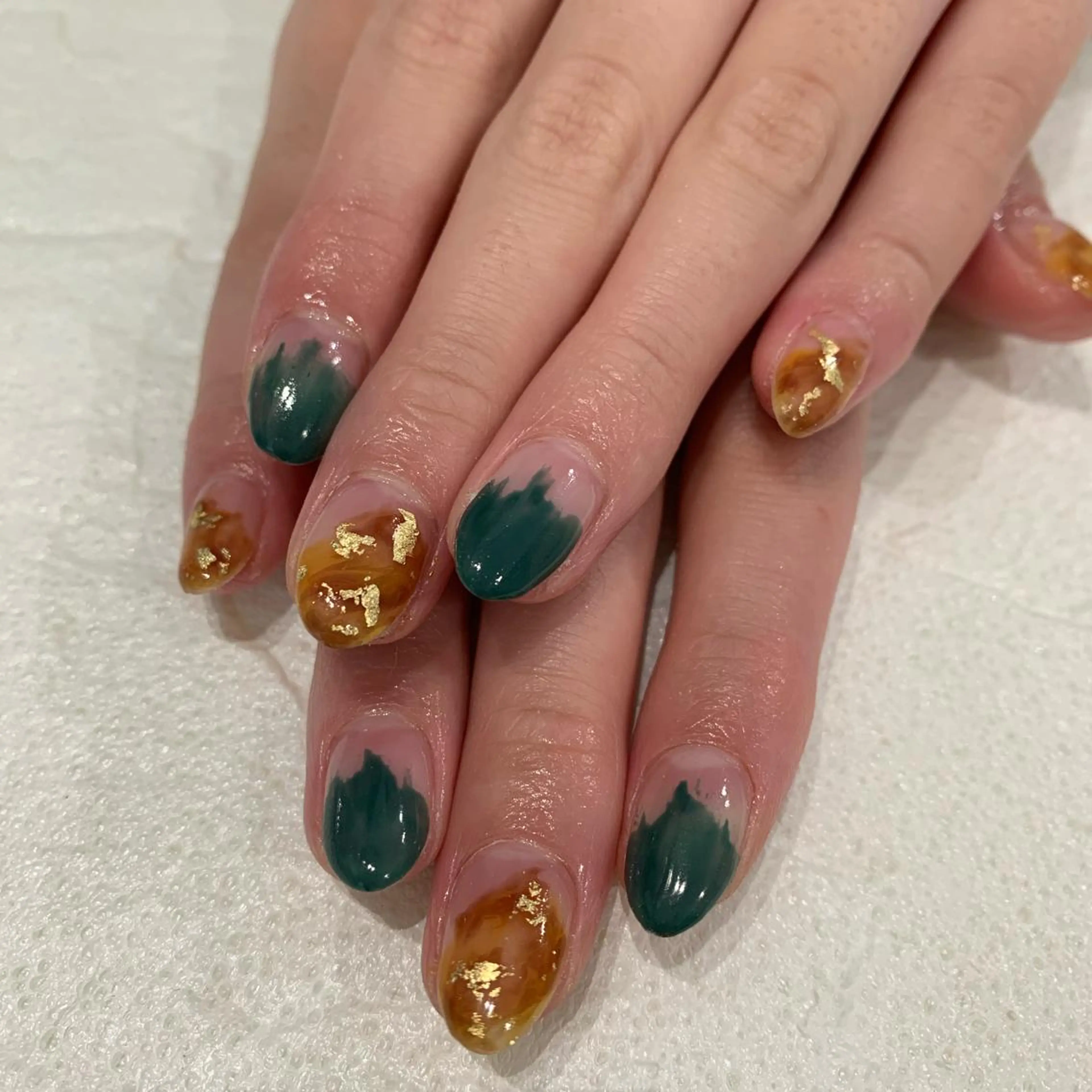 ネイル べっ甲ネイル ニュアンスネイル ☀️9:00受付可能 Rakuunのんのネイルデザイン