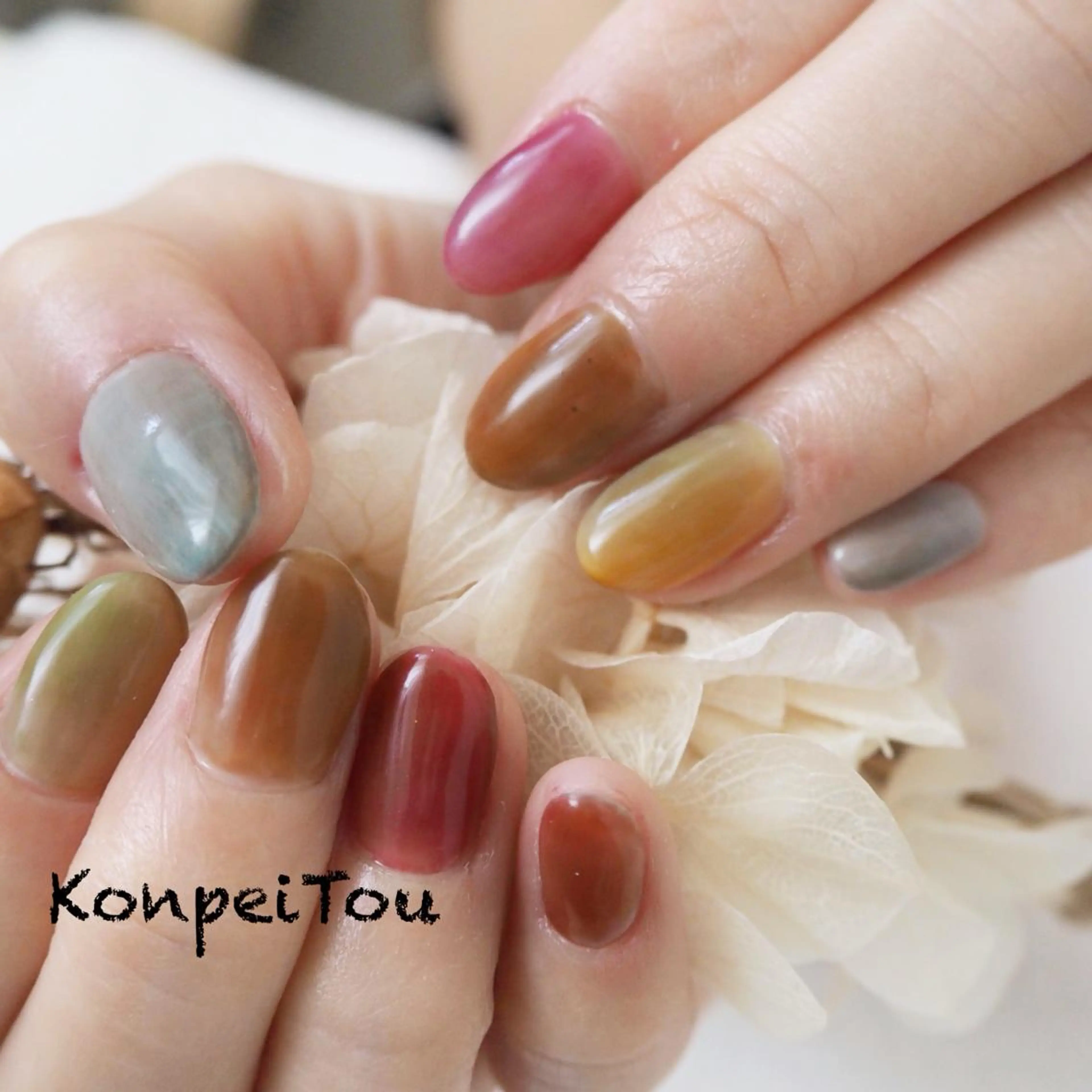 ネイル アートネイル ブラウン ジェルネイル グラデーション ワンカラーネイル ハンドネイル おうちのネイルサロン　konpeiTou〜こんぺいとう〜所属・おうちのネイルサロン KonpeiTouのネイルデザイン