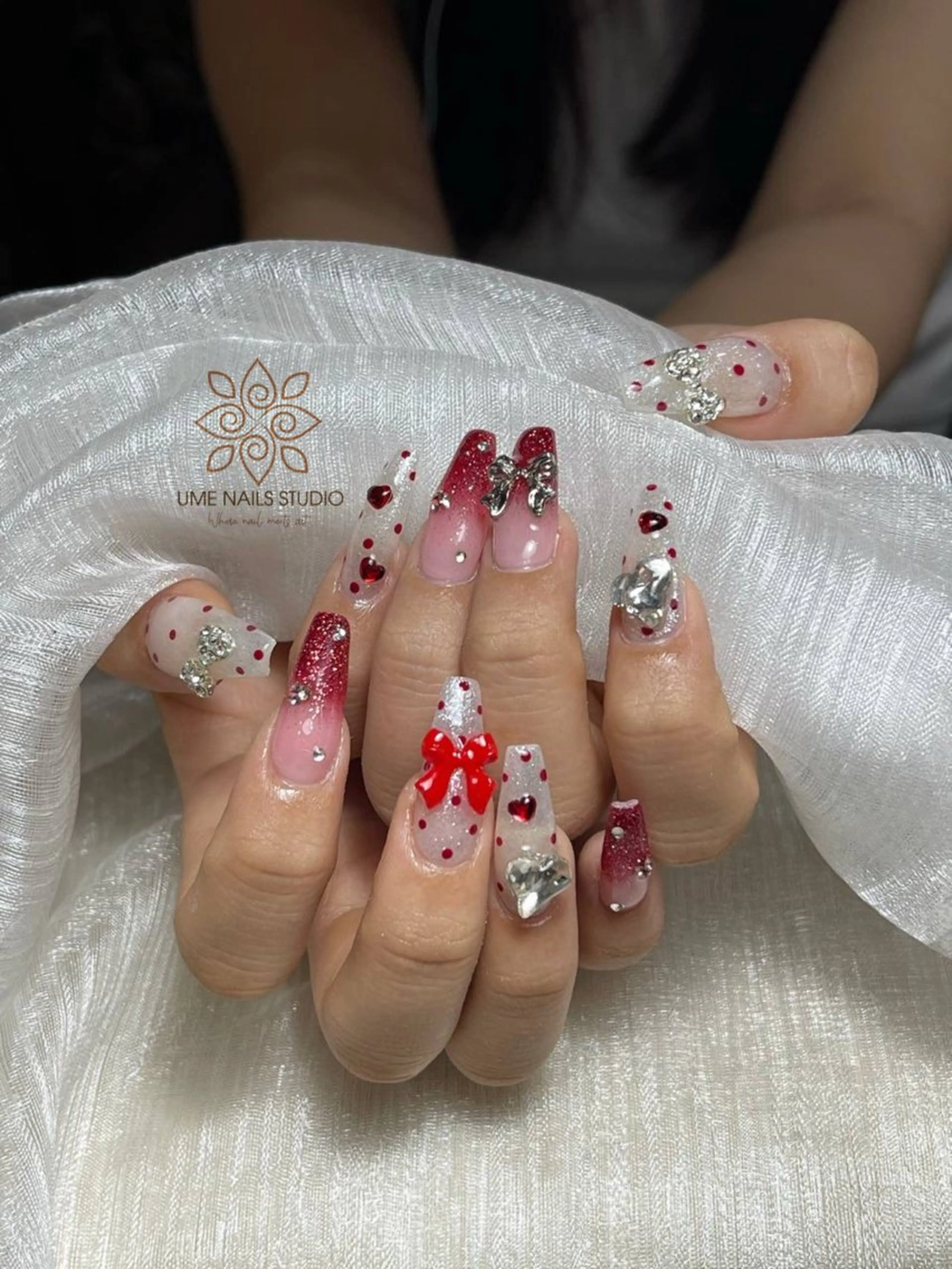 ネイル チークネイル クリアネイル ガーリー キラキラネイル 韓国ネイル Ume Nail Studioのネイルデザイン