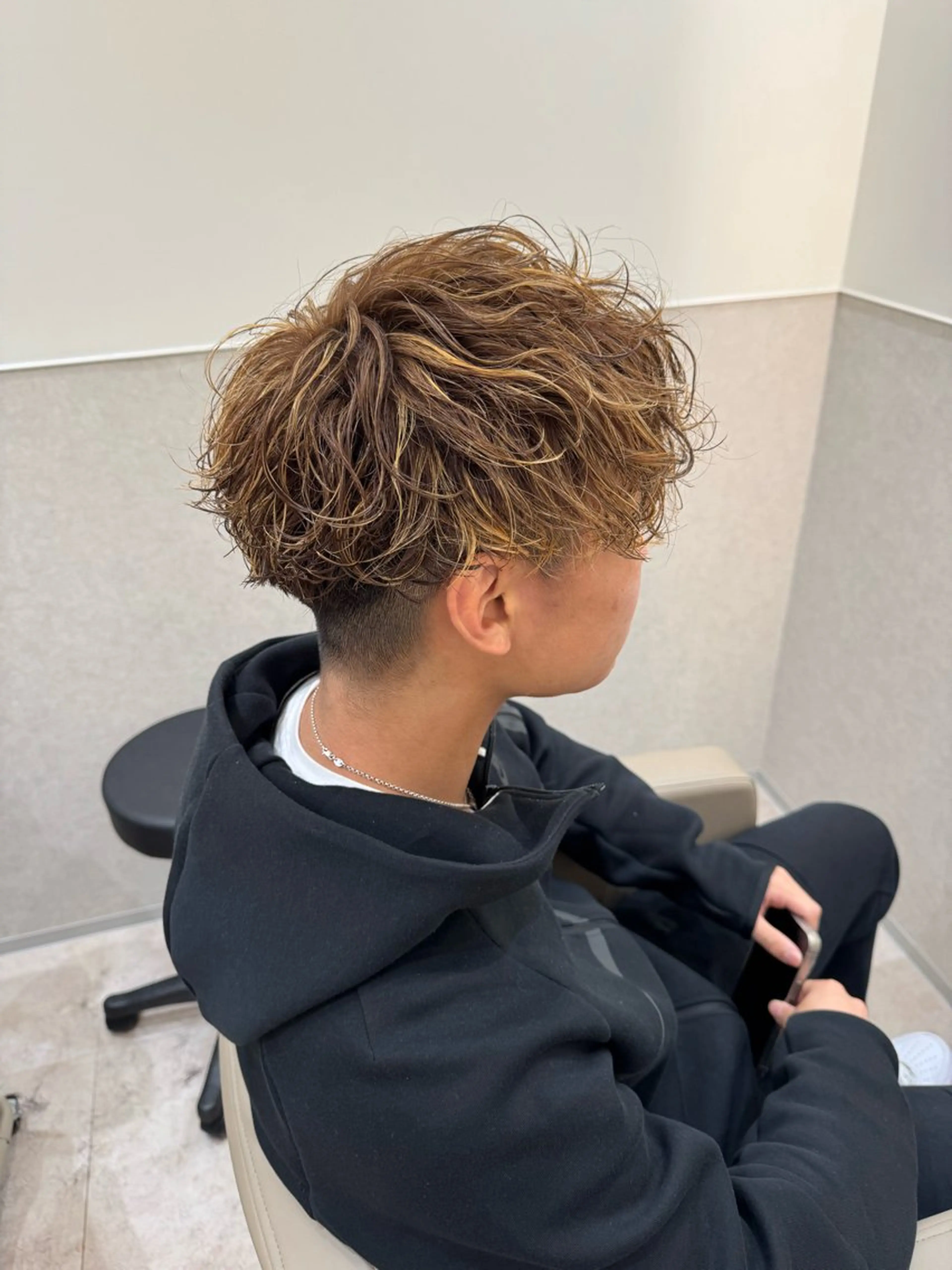 ショート ハイライト カット パーマ zina天王寺/ メンズ特化のヘアスタイル