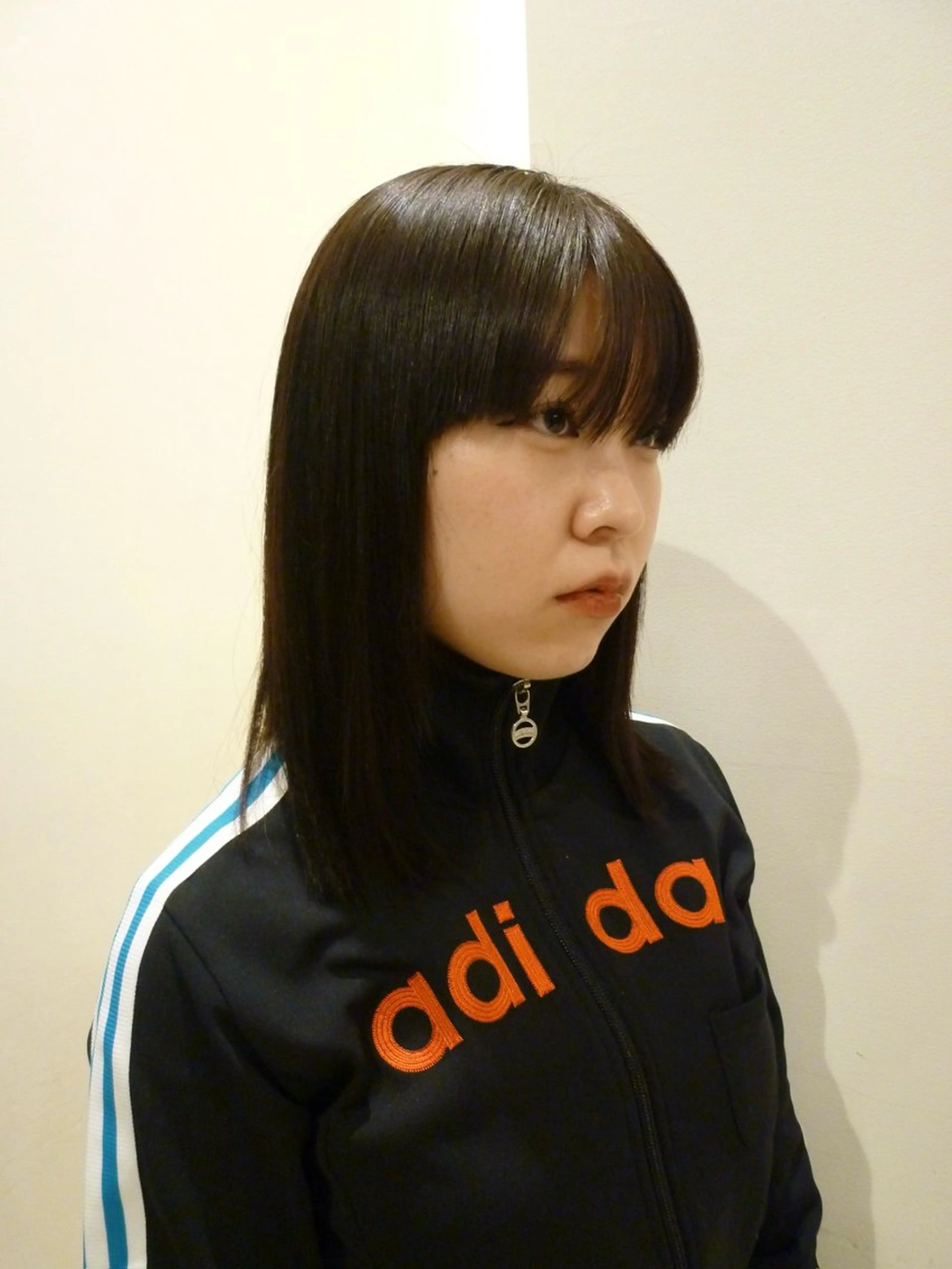 縮毛矯正モデル、酸熱ストレートモデルの写真
