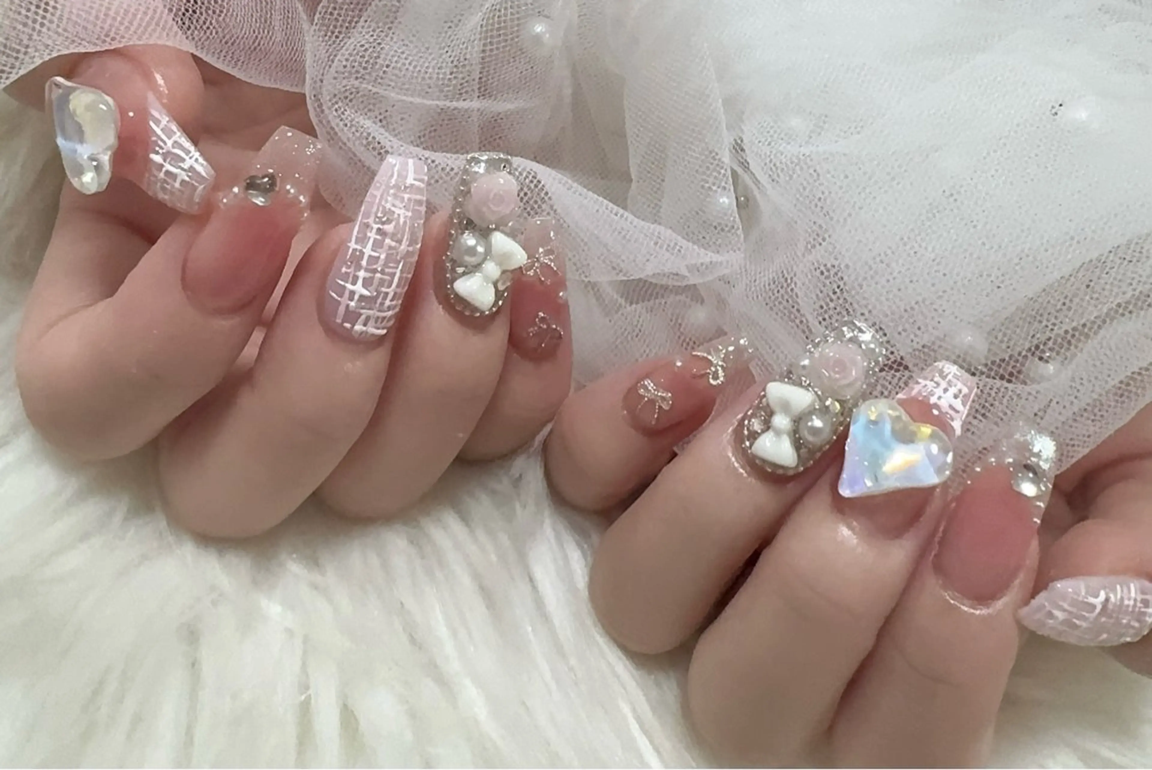 ネイル ハンドネイル &ME ネイルサロンのネイルデザイン