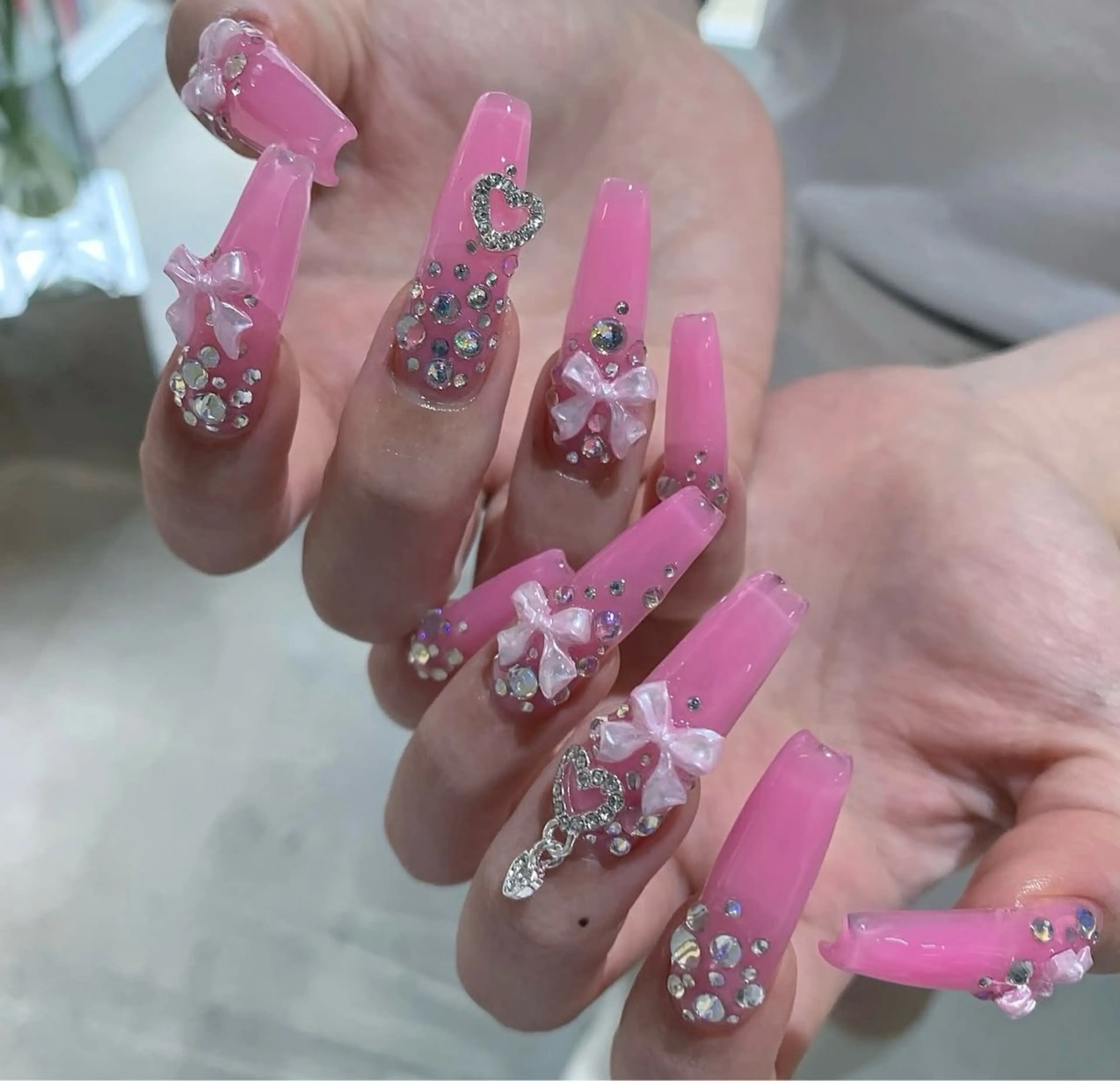 ネイル グラデーション キラキラネイル ワンカラーネイル 冬ネイル Jenn Nail Salonのネイルデザイン
