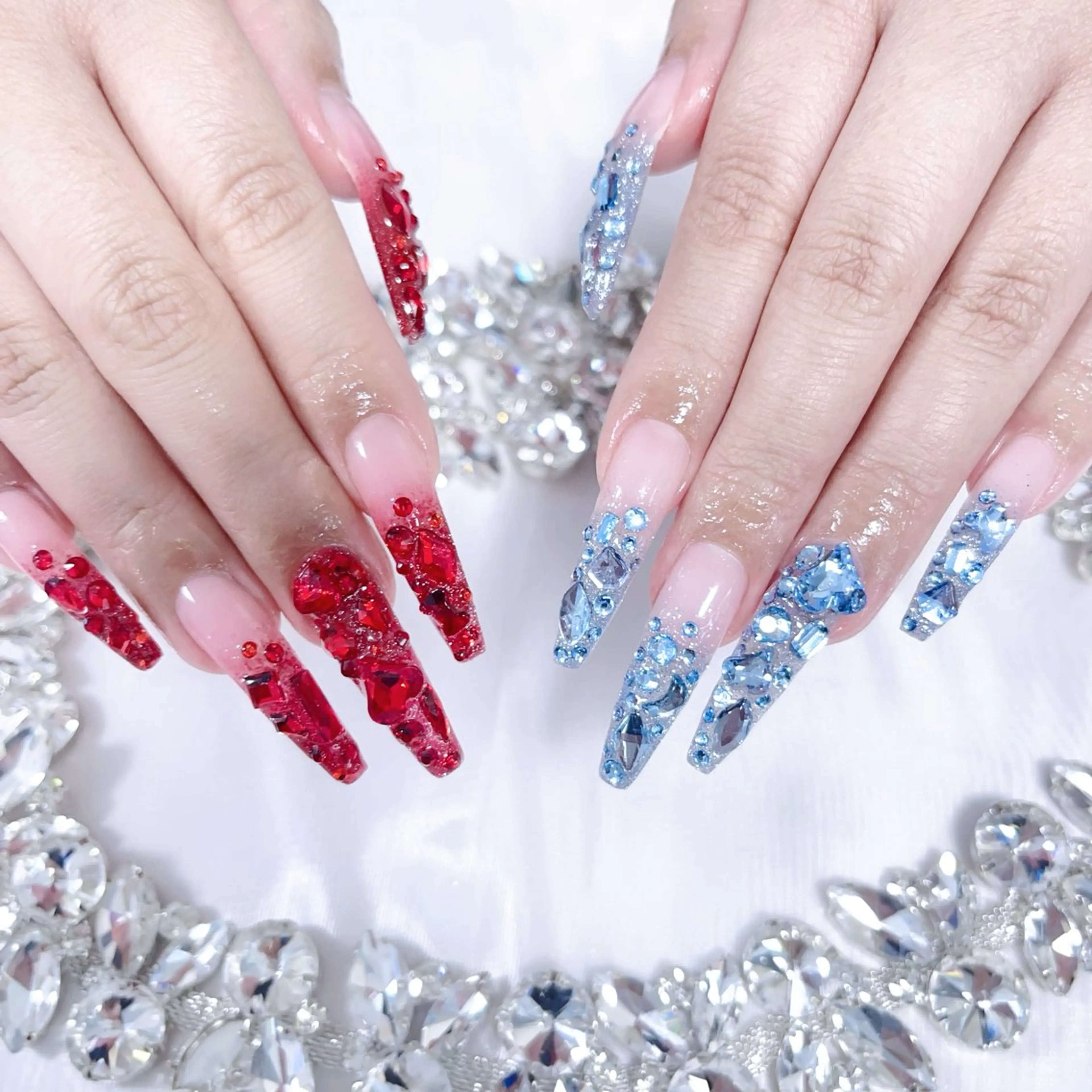 ネイル オーロラネイル クリアネイル フラッシュネイル ジェルネイル グラデーション ハンドネイル Amee Nail Salonのネイルデザイン