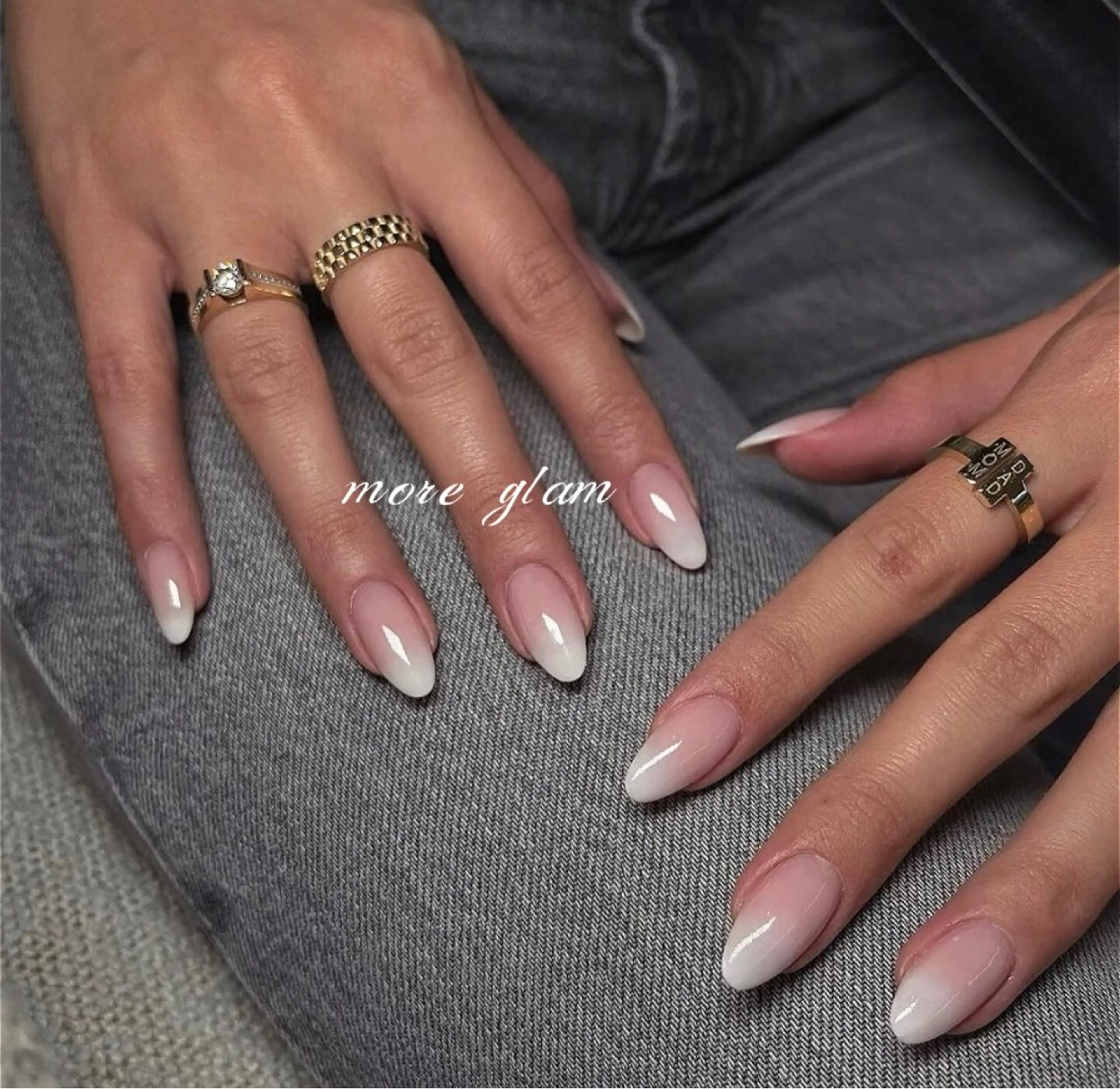 【練習モデル】ワンカラーラメグラデーションの写真