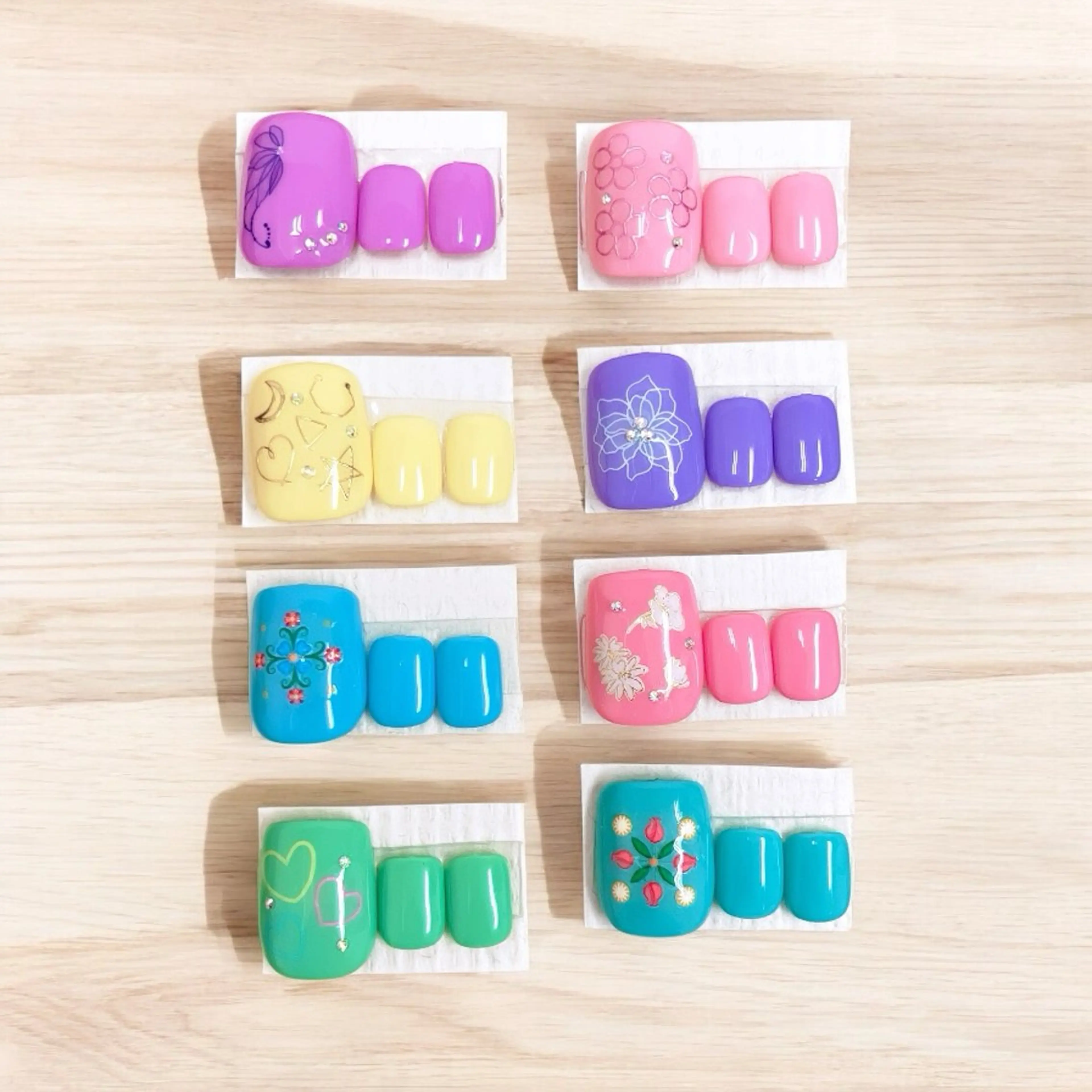 👣フット👣❣️親指シールアート❣️👣の写真