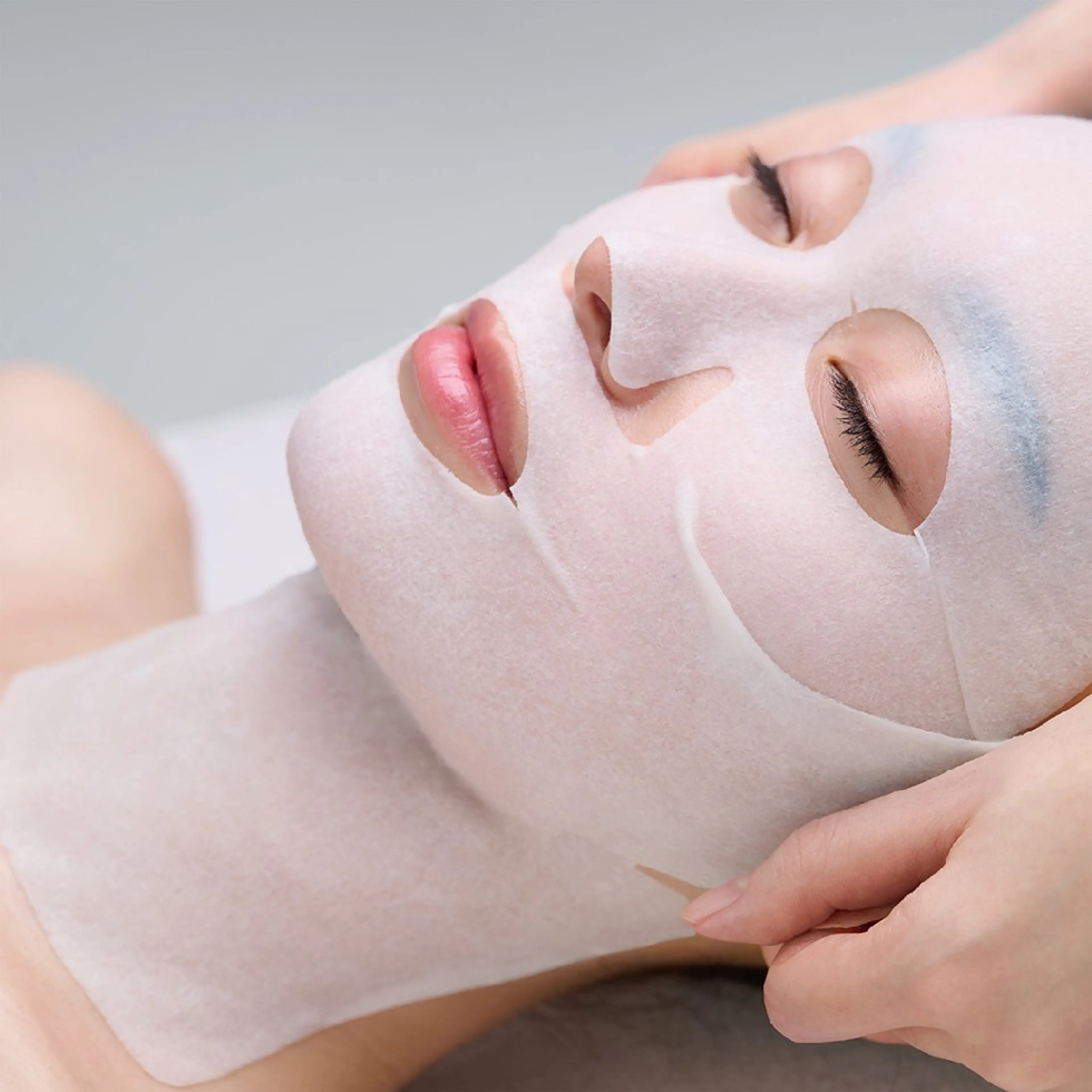 🎀ミニモ限定🎀圧倒的なV字フェイスライン気になる首元からリフトアップ二重あご、フェイスラインのもたつきが気になる方の写真