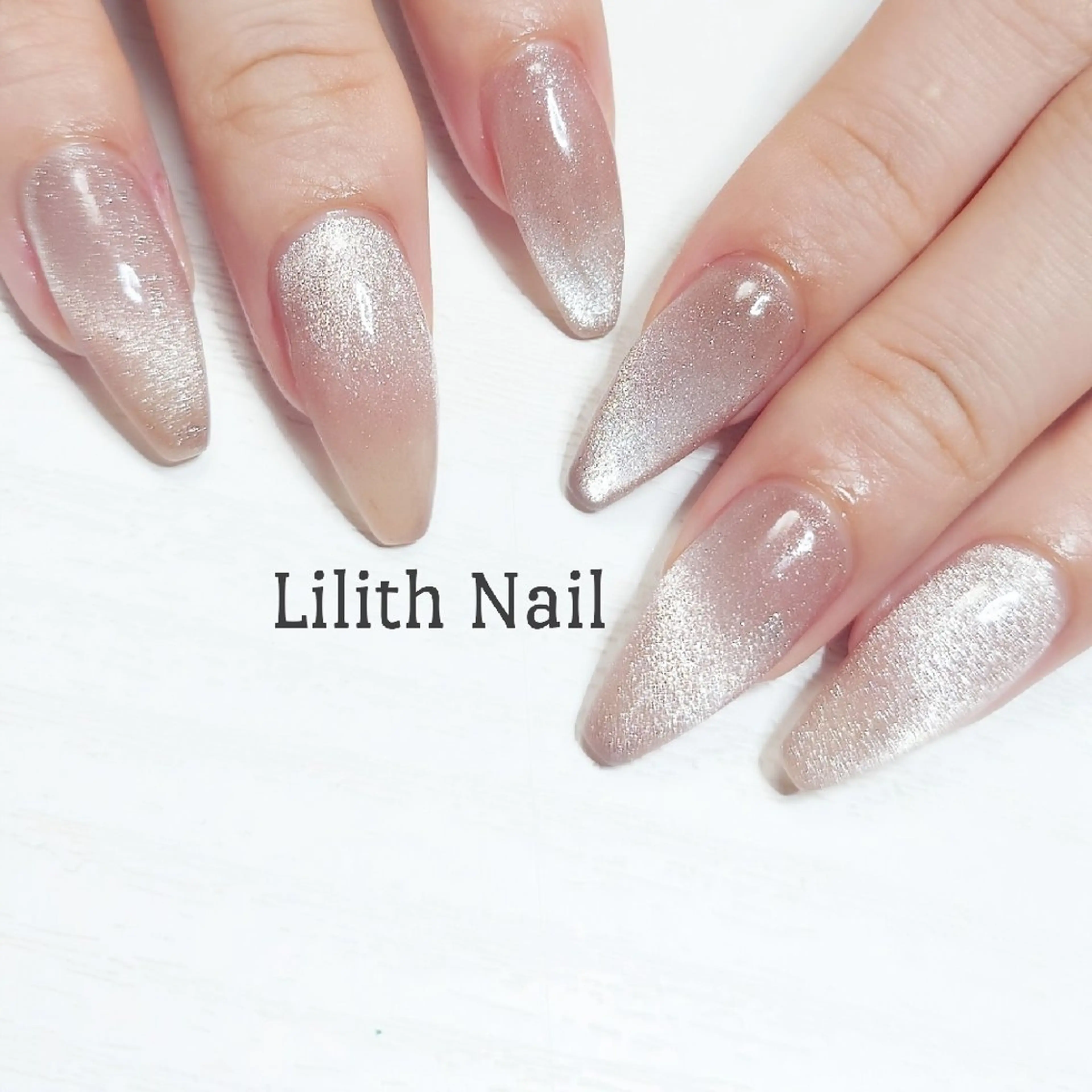 ネイル マグネットネイル ワンカラーネイル ハンドネイル Lilith Nailのネイルデザイン