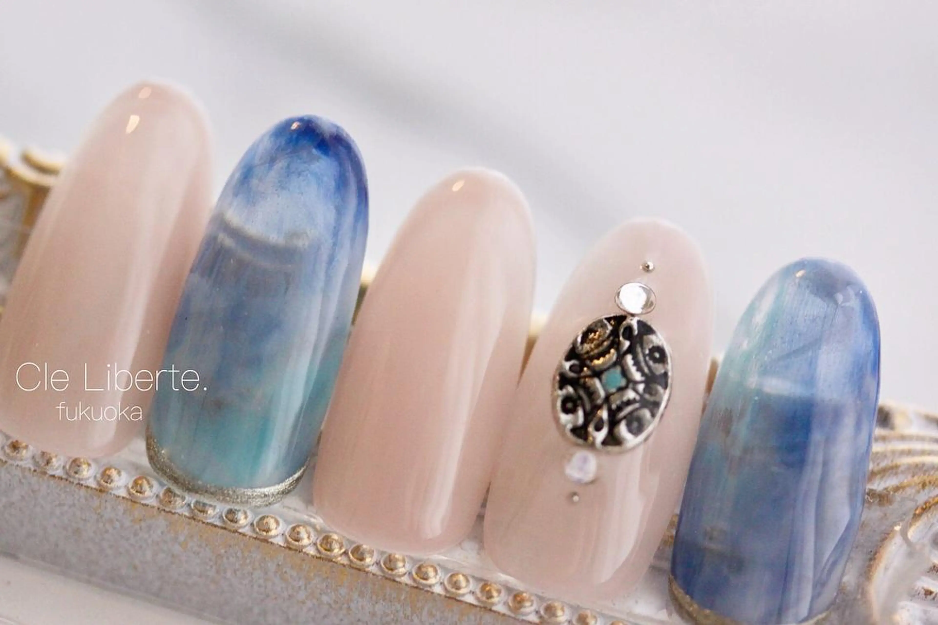 ネイル ブルー Elio 国泰寺のネイルデザイン