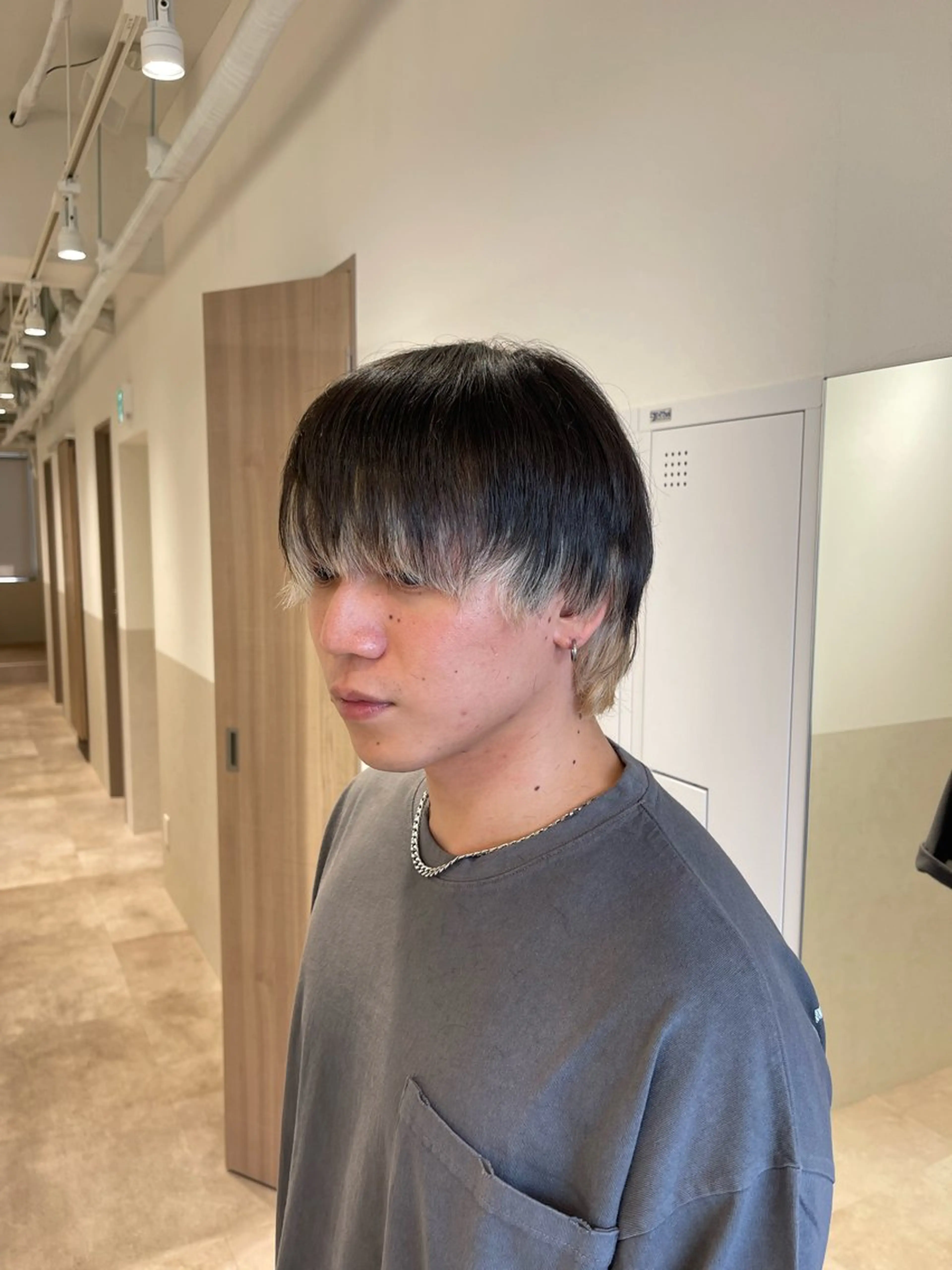 カラー メンズ メンズインナーカラー 抜きっぱなしブロンド インナーカラー カット ヘアカラー ⭕️ショート/本山/ まきのきょうへいのヘアスタイル