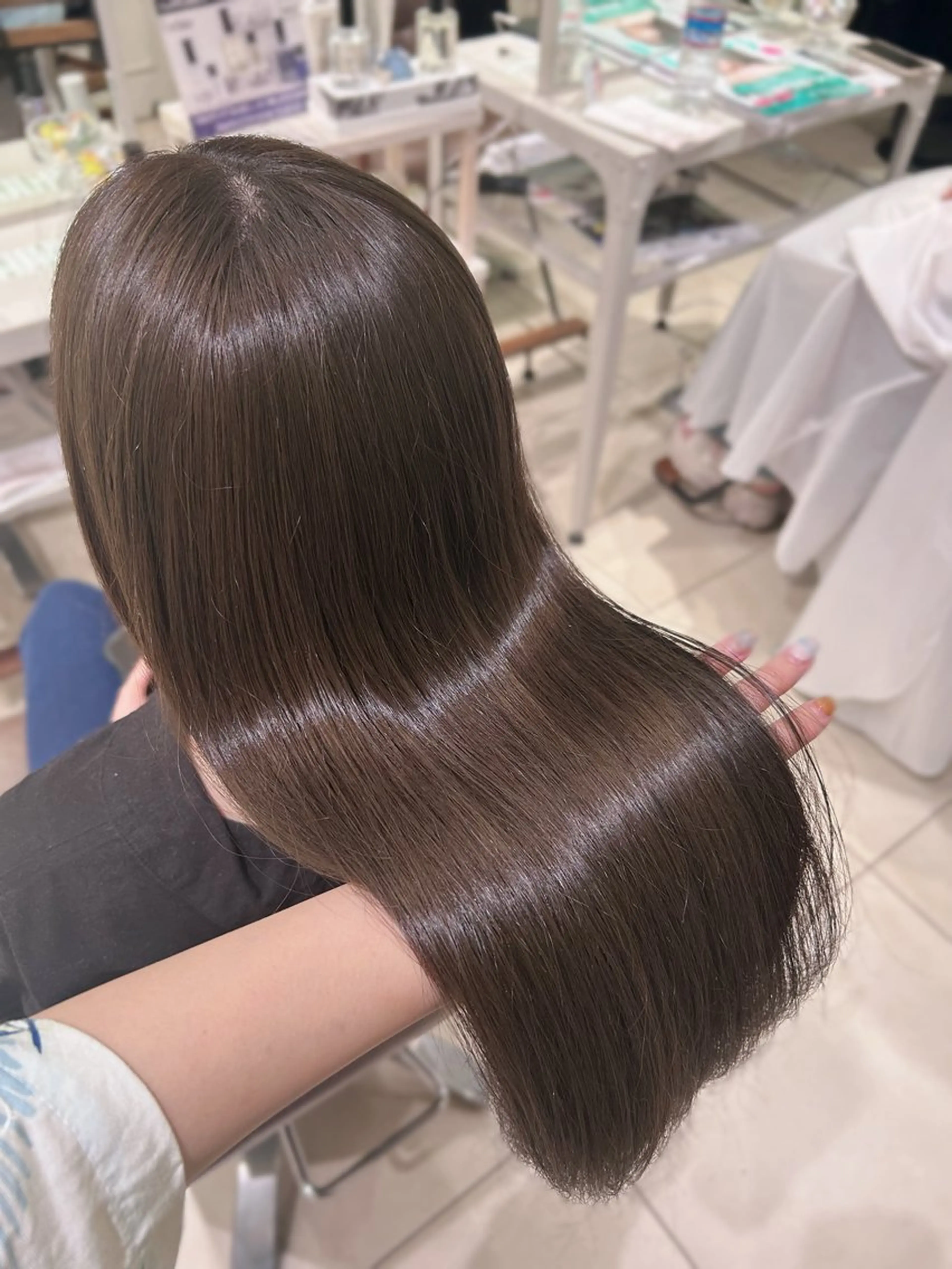 セミロング カラー 透明感カラー ヘアカラー トリートメント momo🍑/顔周り カット指名No.1のヘアスタイル
