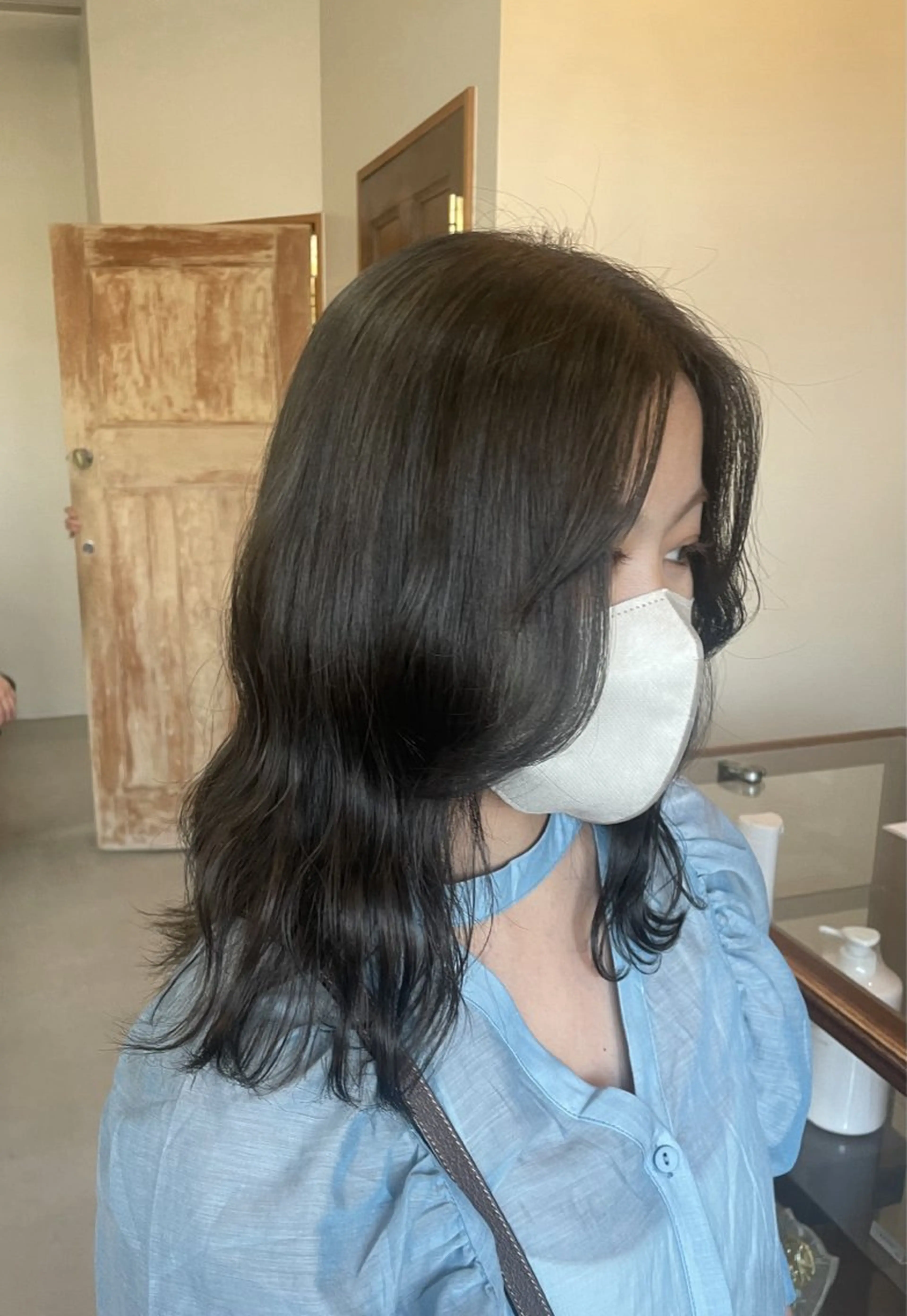 ミディアム 小久保 里紗のヘアスタイル