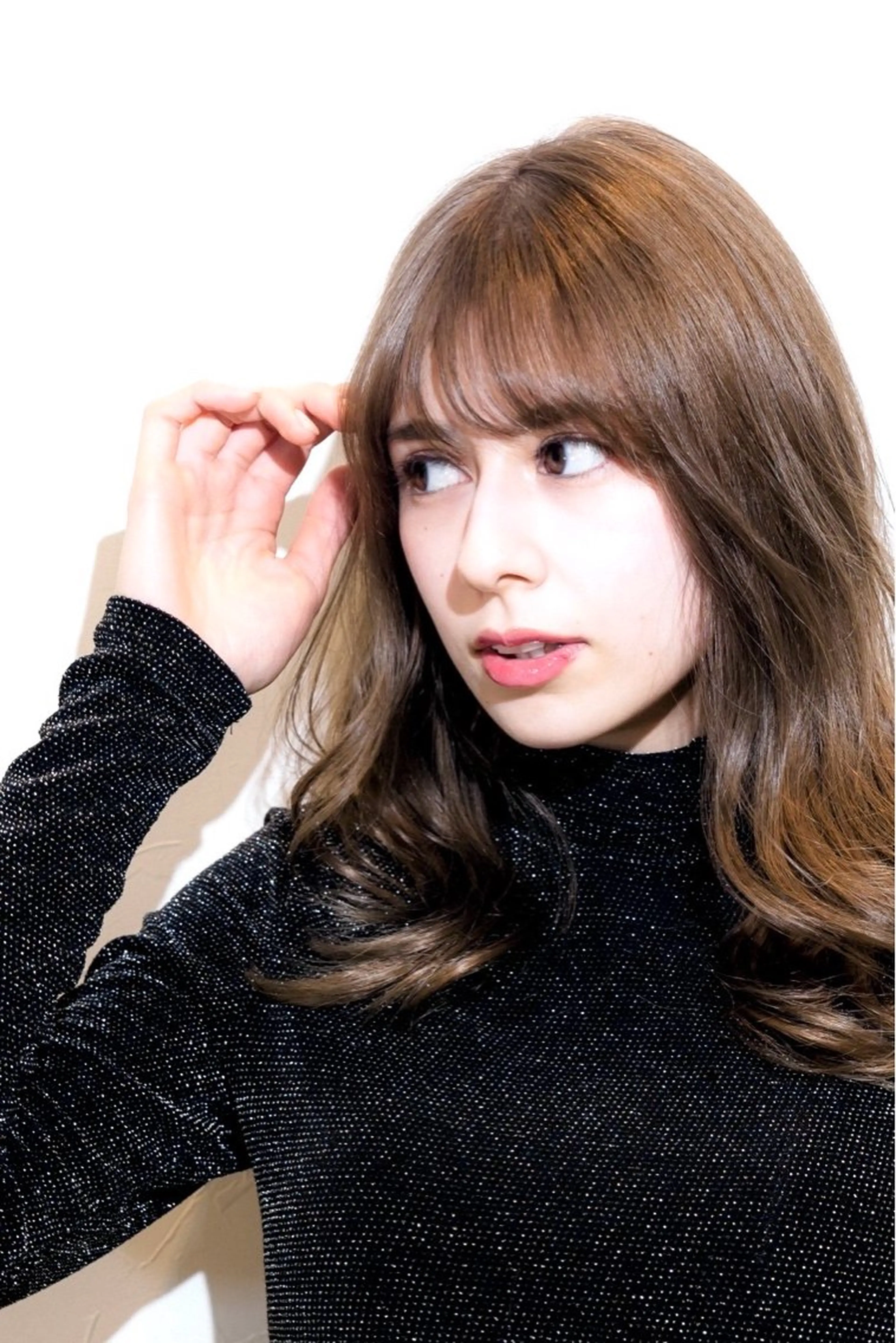 セミロング 額田 汐莉のヘアスタイル