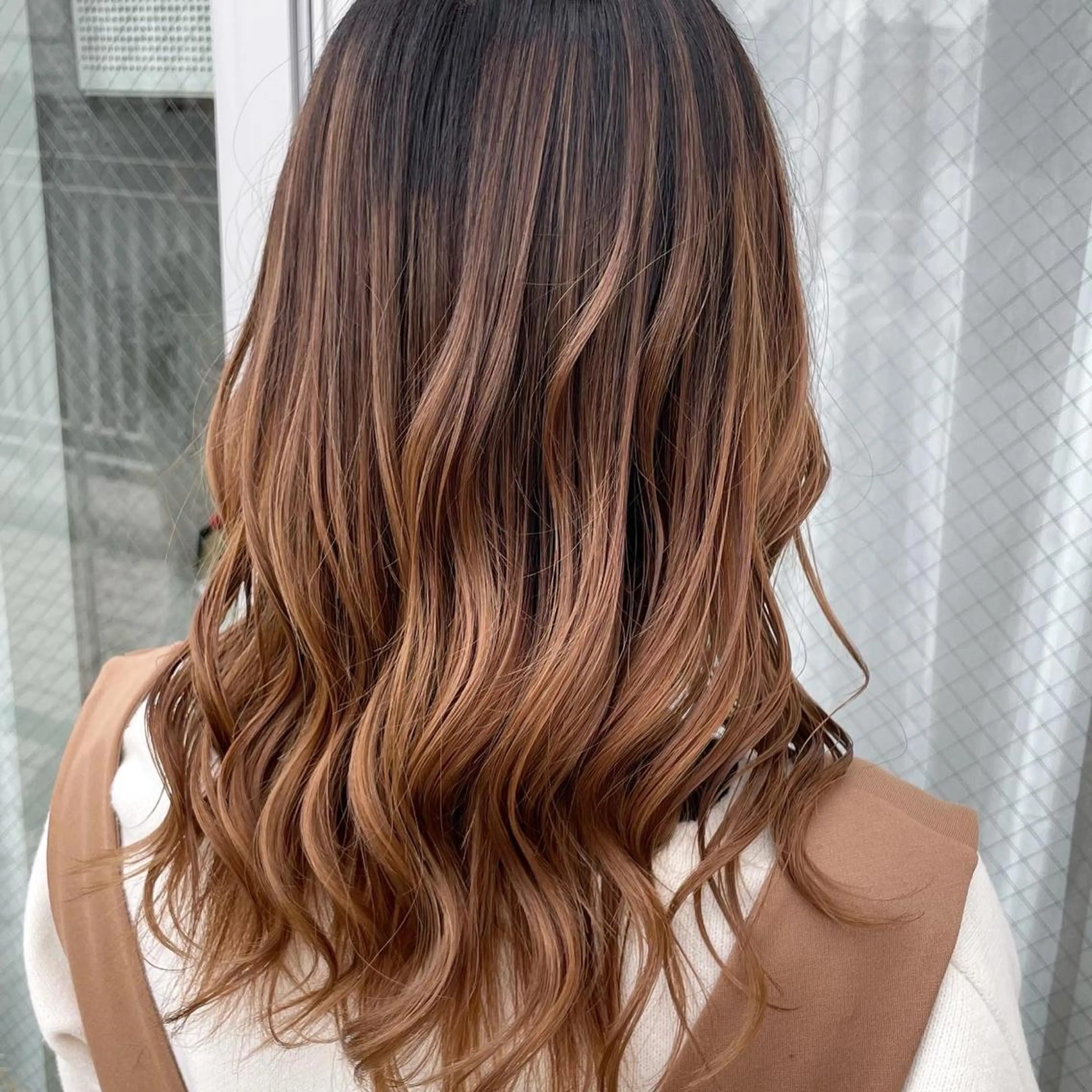 セミロング カラー ヘアカラー トリートメント Lull1人美容室 バレイヤージュのヘアスタイル