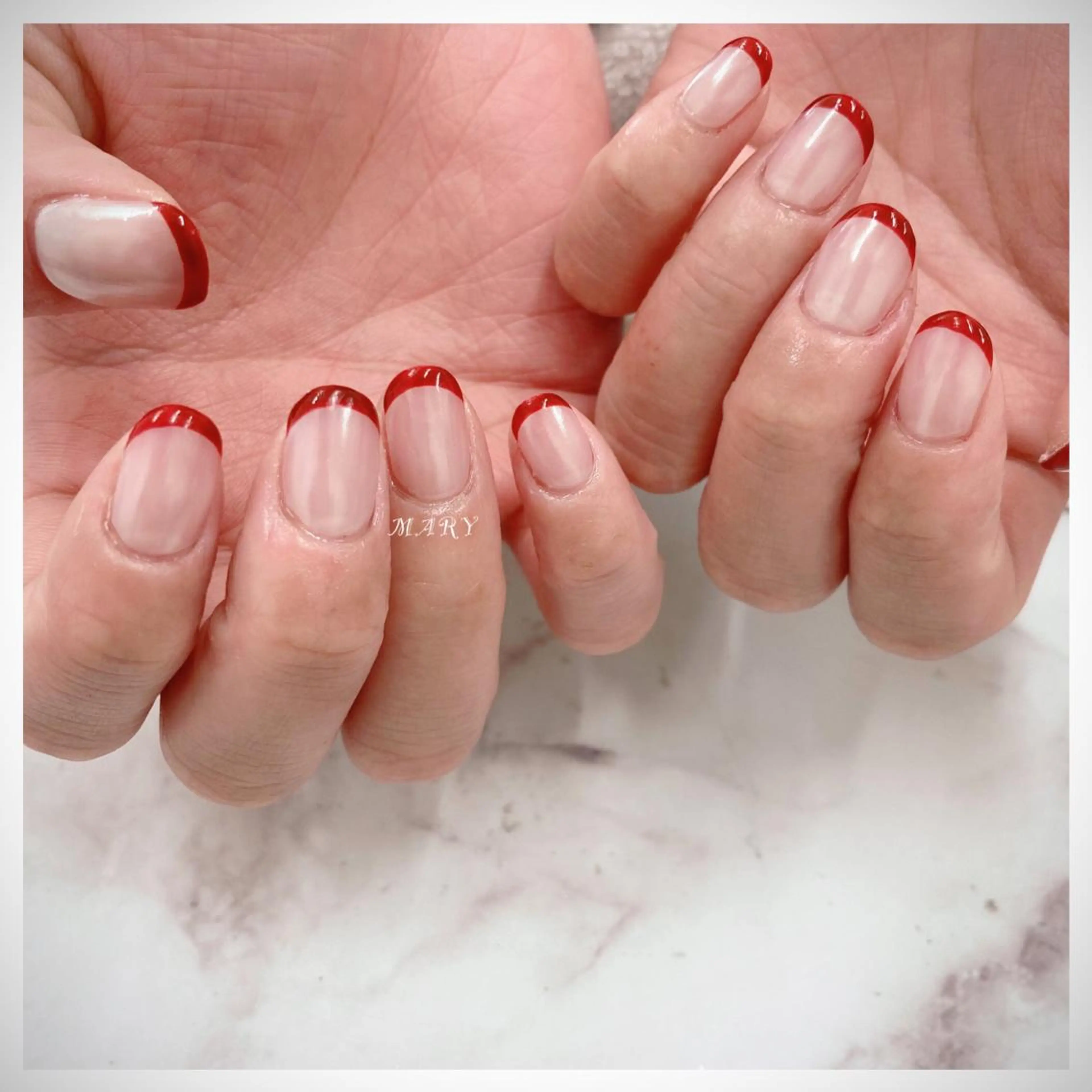 ネイル オーロラネイル フレンチネイル ニュアンスネイル ワンカラーネイル 赤色 ハンドネイル Mary nail .narumiのネイルデザイン