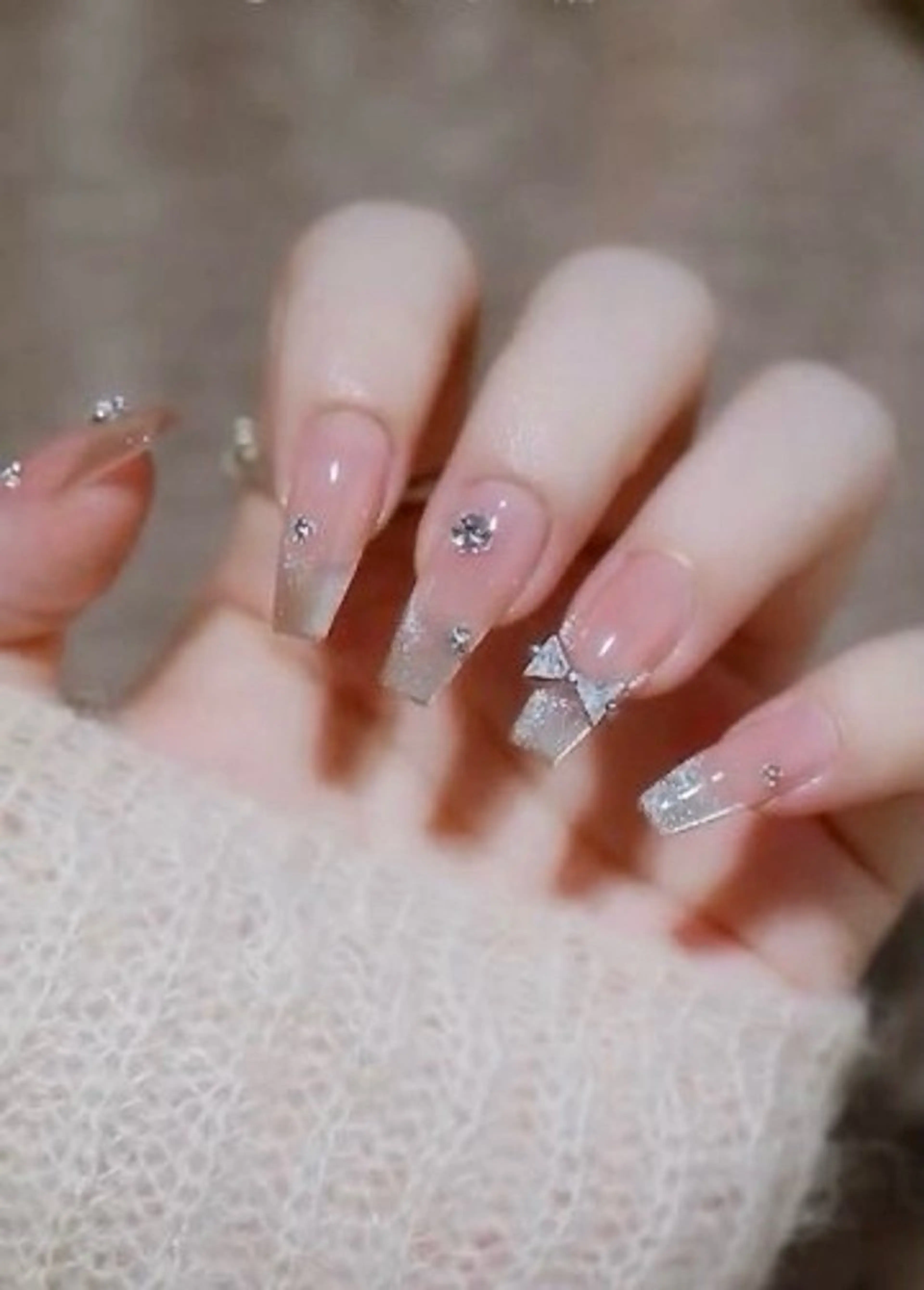 カラー グラデーションカラー ピンクカラー ハンドネイル AIN Nailのネイルデザイン