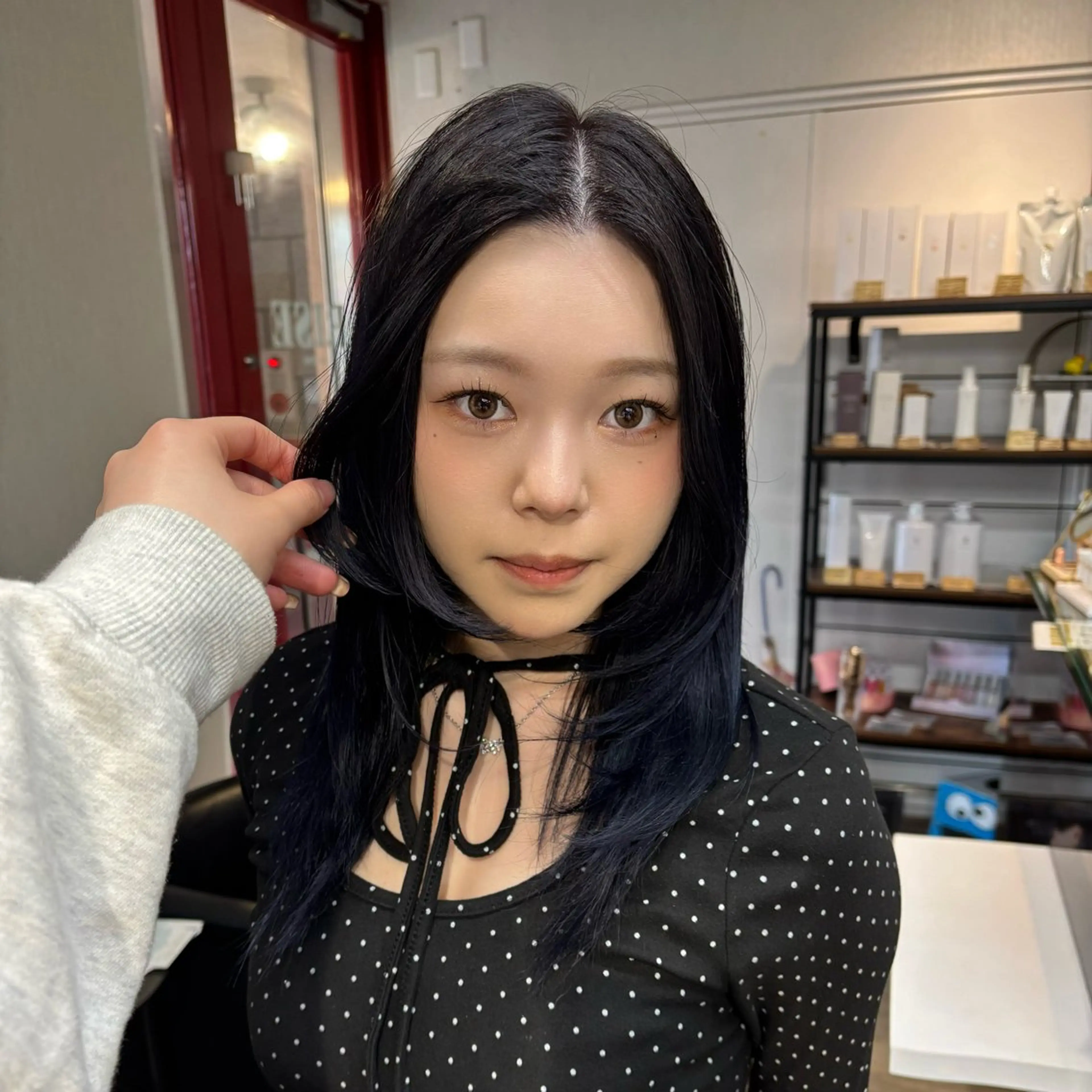 ミディアム 顔周りカット レイヤーカット カット 福石 玲華のヘアスタイル