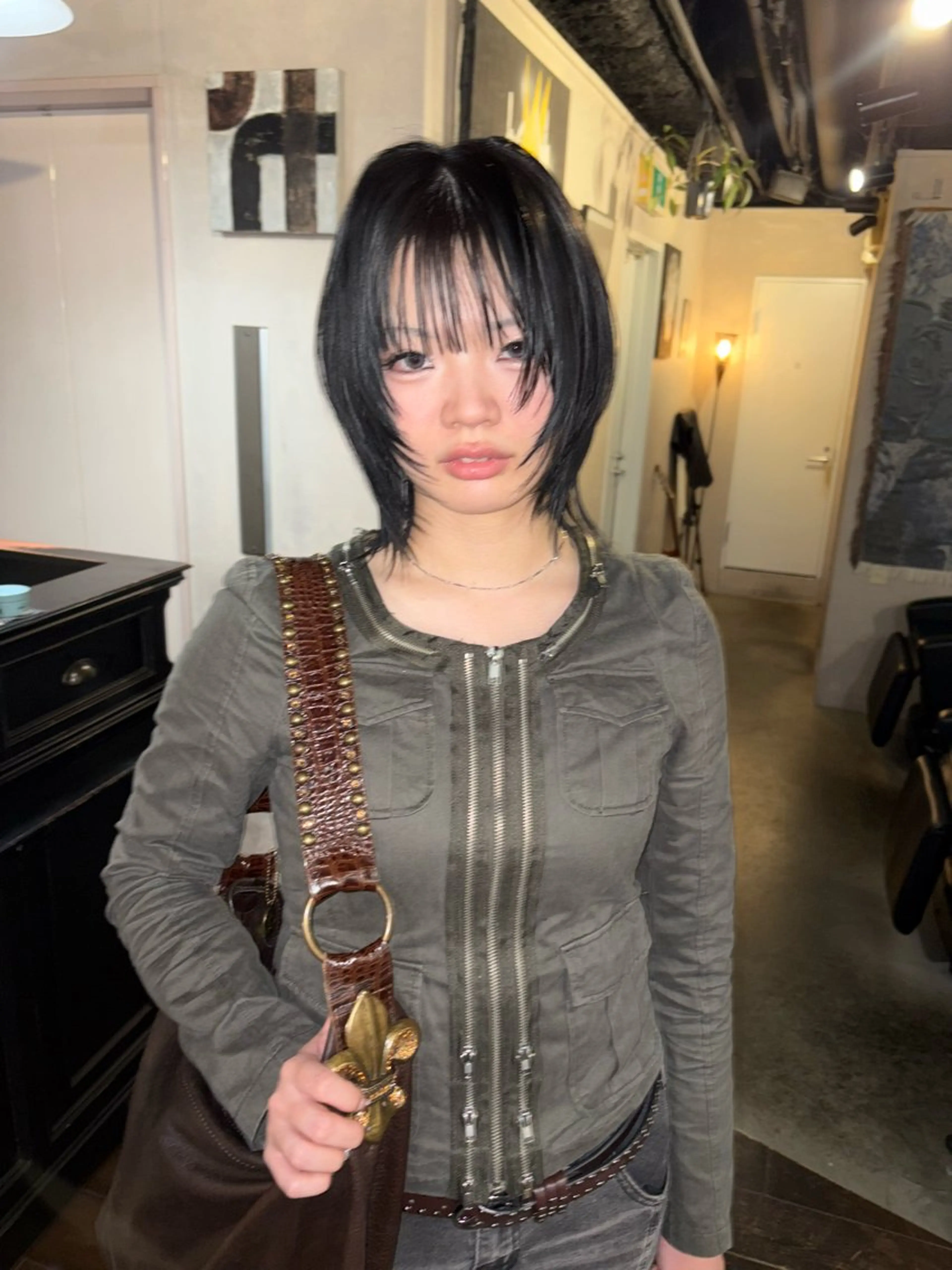 ミディアム カット givet所属・心斎橋/デザインカラ ー/海外風/ナツミのヘアスタイル