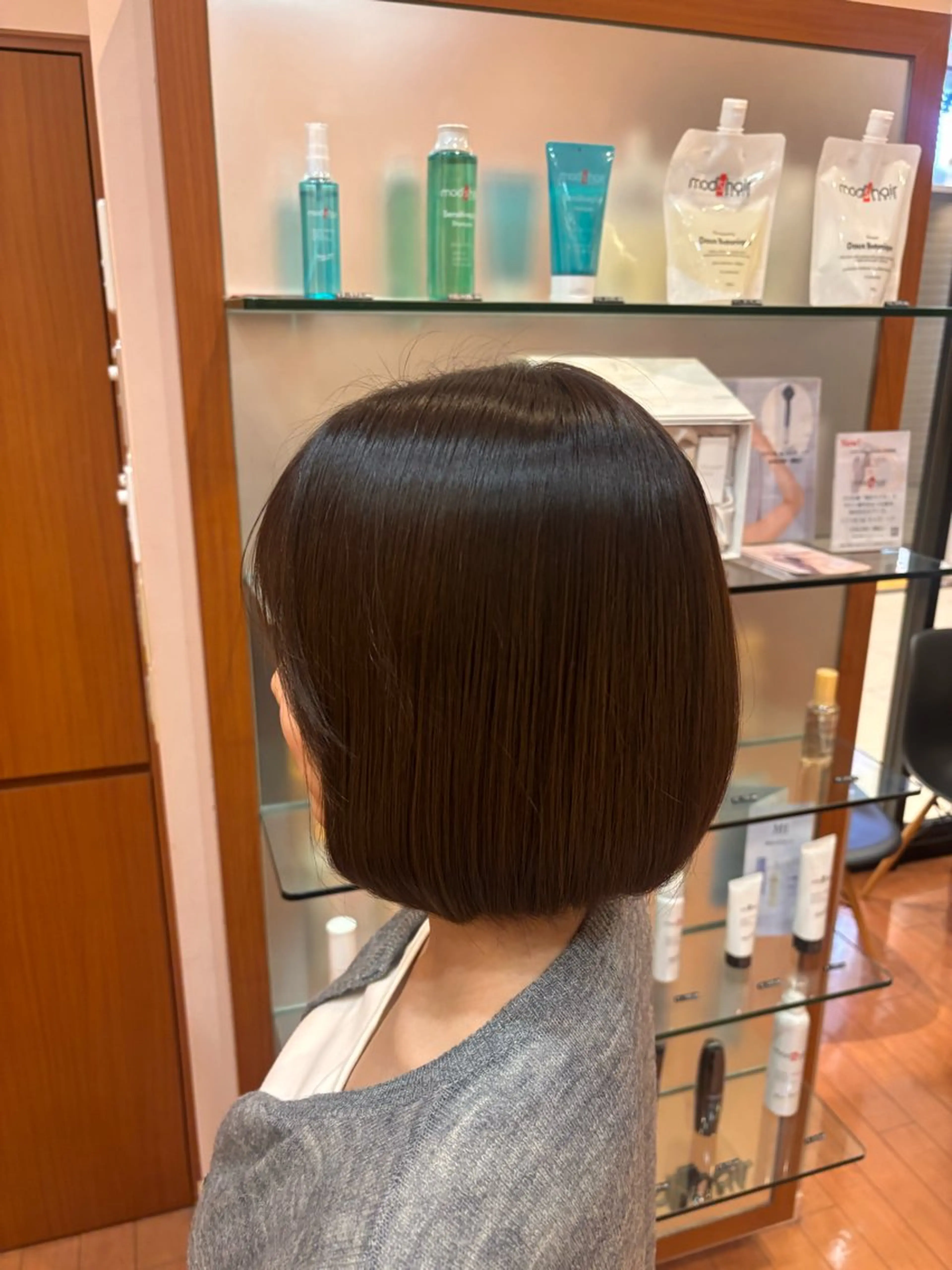 ショート カラー ブラウンカラー チョコレートブラウン 伊藤 あいのヘアスタイル