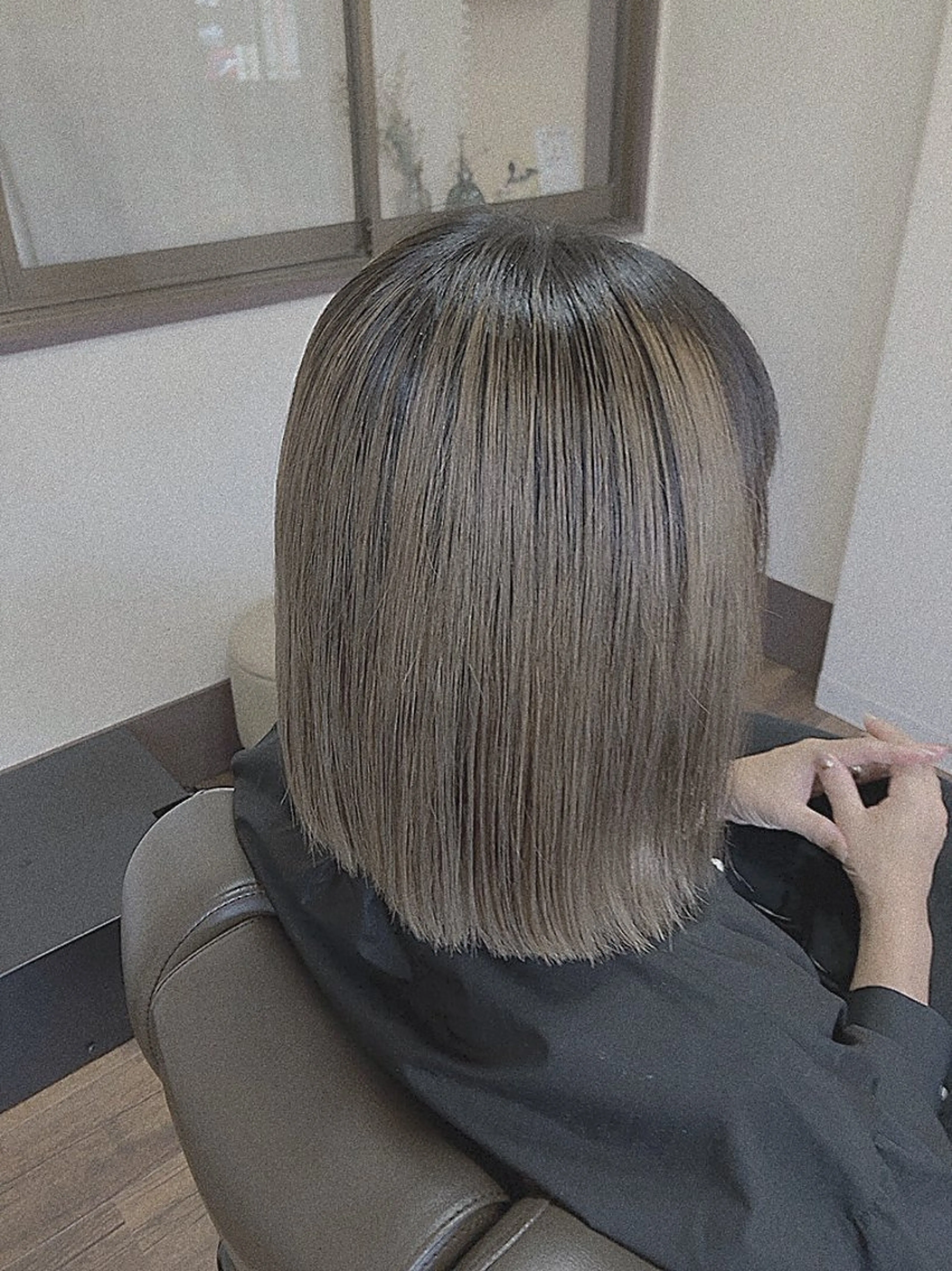 ミディアム ハイライト レイヤーカット JIU所属・池岡 洋子のヘアスタイル