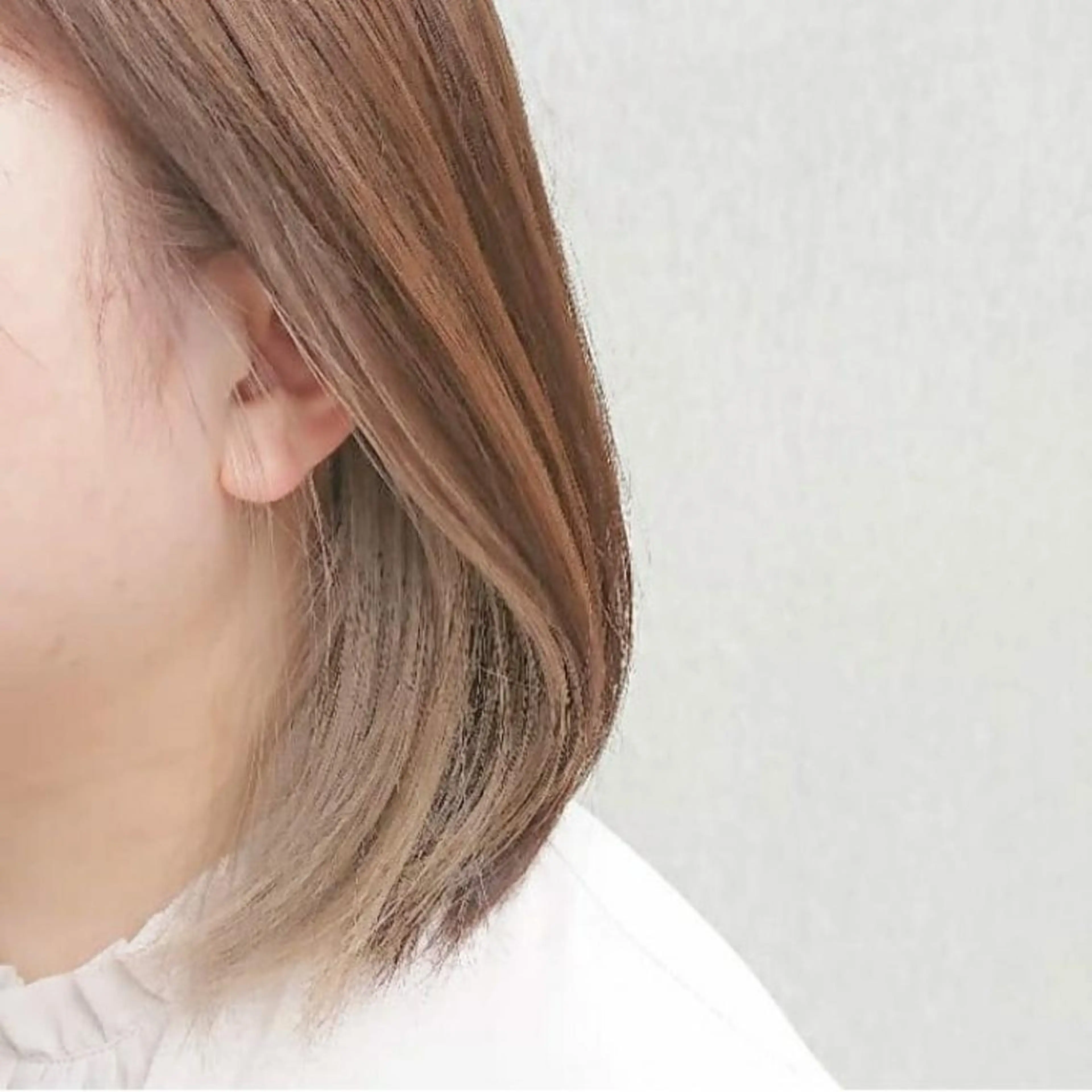 ミディアム カラー ヘアアレンジ ブリーチ ハイトーンカラー インナーカラー オレンジ シルバー カット ヘアカラー トリートメント かわい ゆうな 髪質改善/縮毛矯正のヘアスタイル