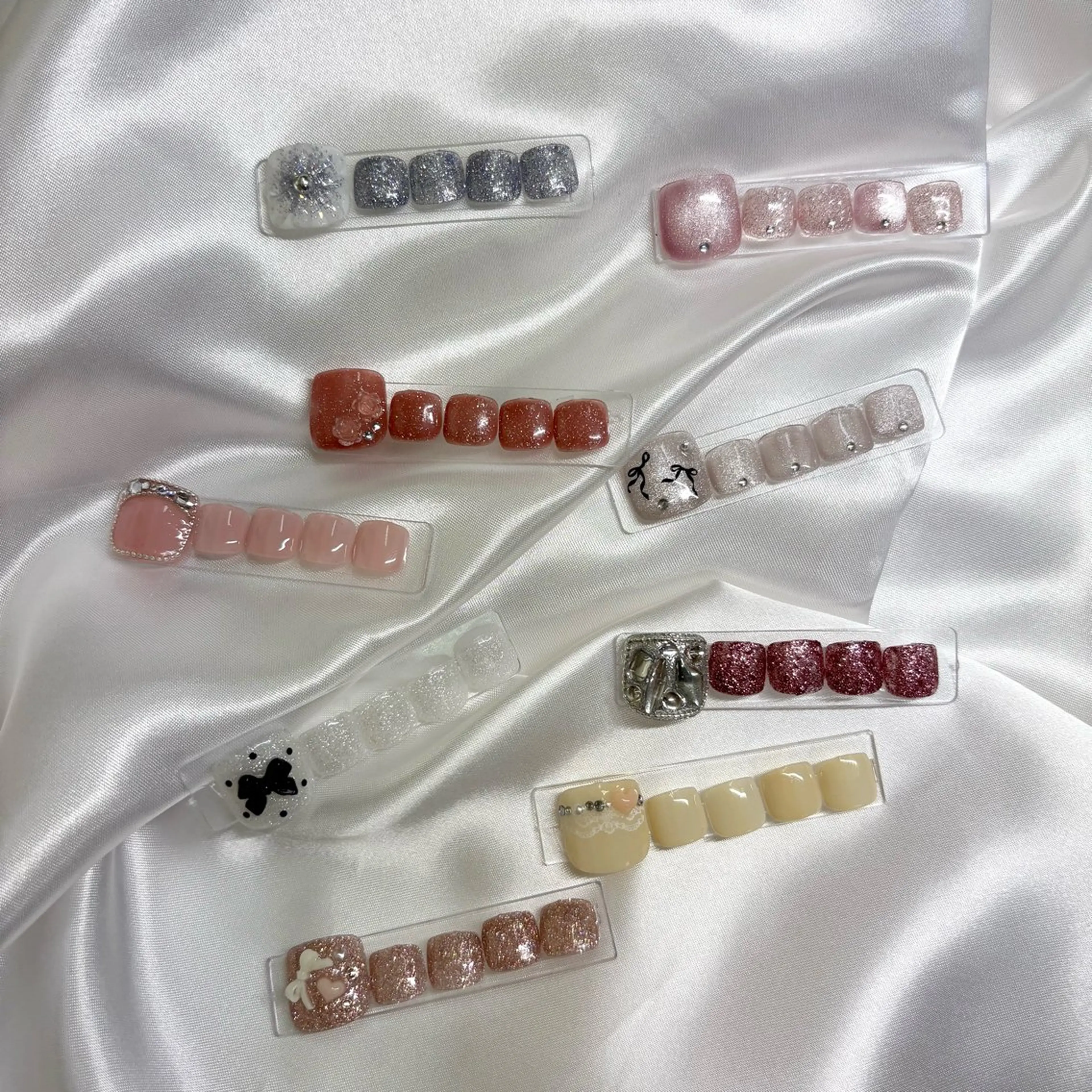 ネイル フットネイル moelie .のネイルデザイン