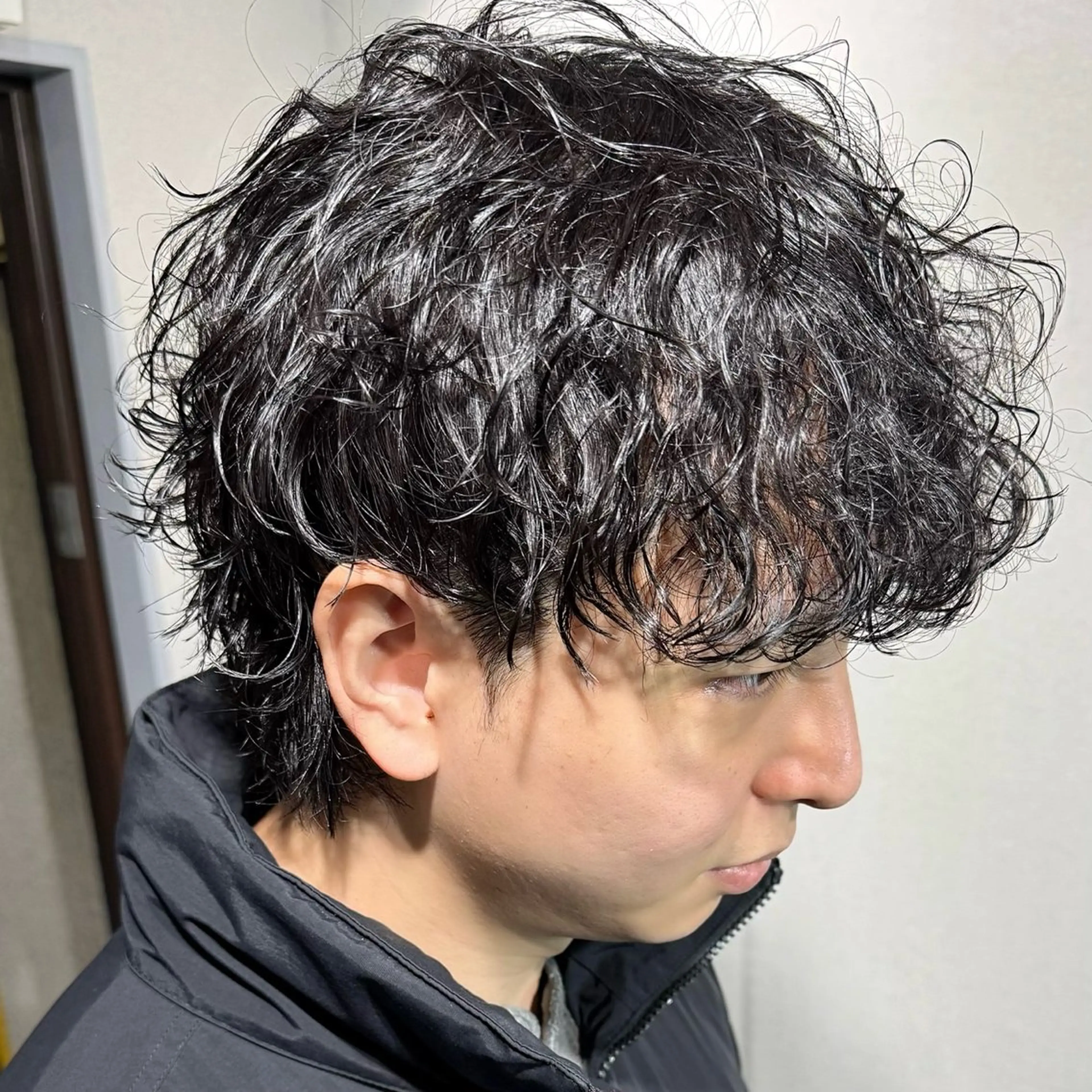 メンズ カット パーマ ヘアセット シャドウ/フェザー ニュアンスヘアメンズのヘアスタイル