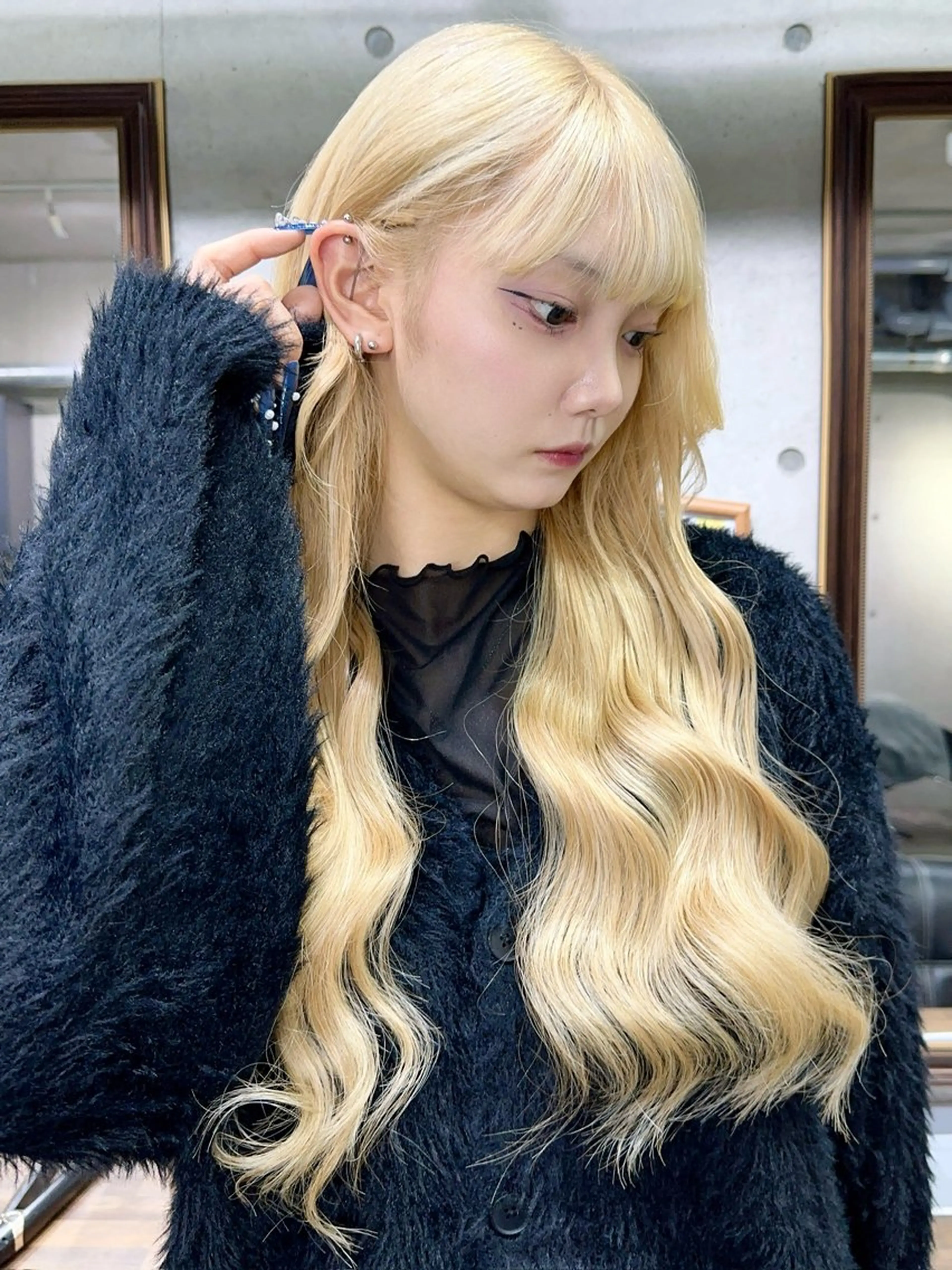 ロング カラー 抜きっぱなしブロンド ブロンド ヘアカラー かずくん🦩名古屋 ハイトーン/レイヤーのヘアスタイル