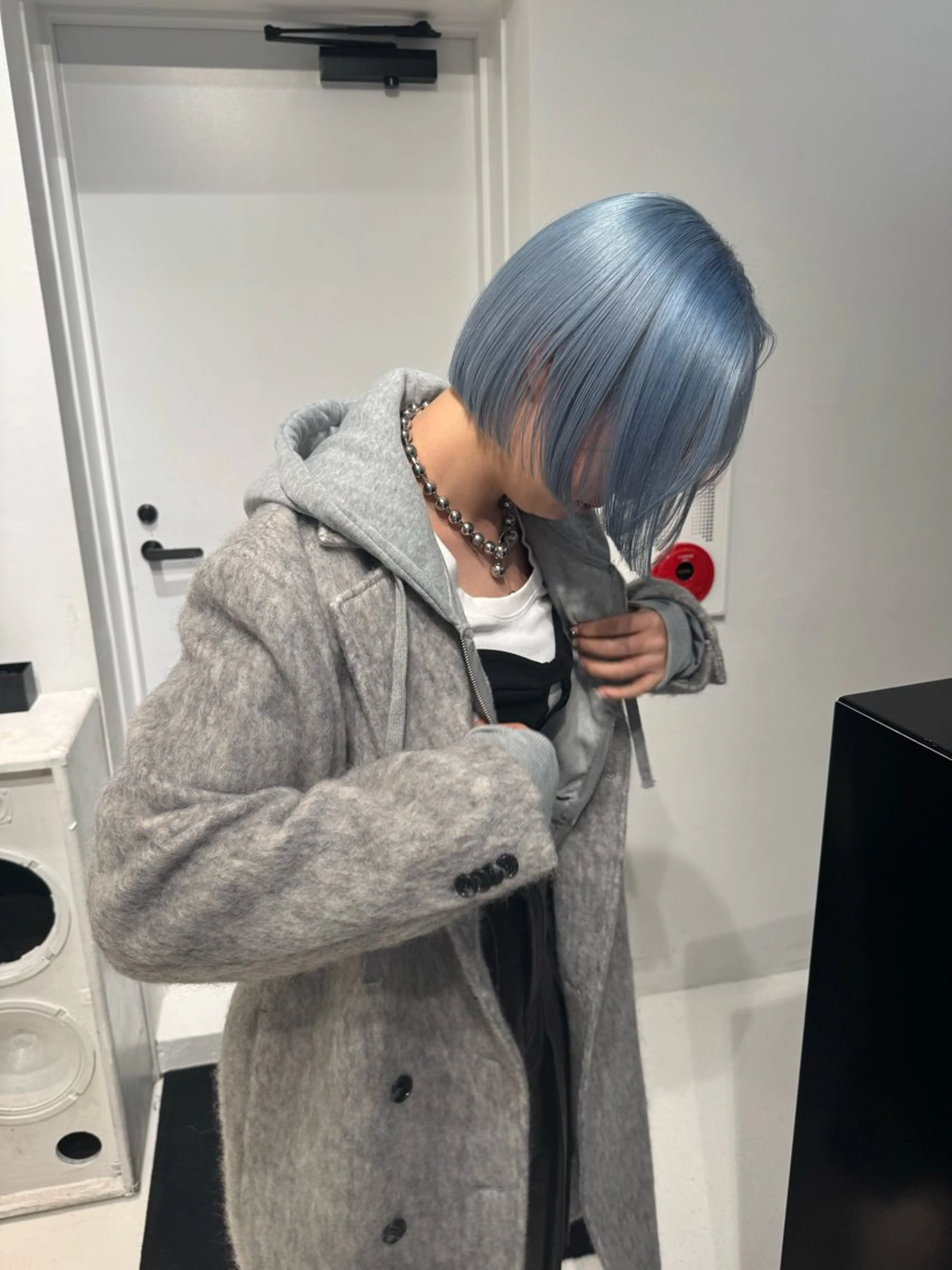 ショート カラー ヘアアレンジ ブリーチ ブルーカラー カット ヘアカラー トリートメント 艶ハイトーン/ヘア アレンジAYAKAのヘアスタイル