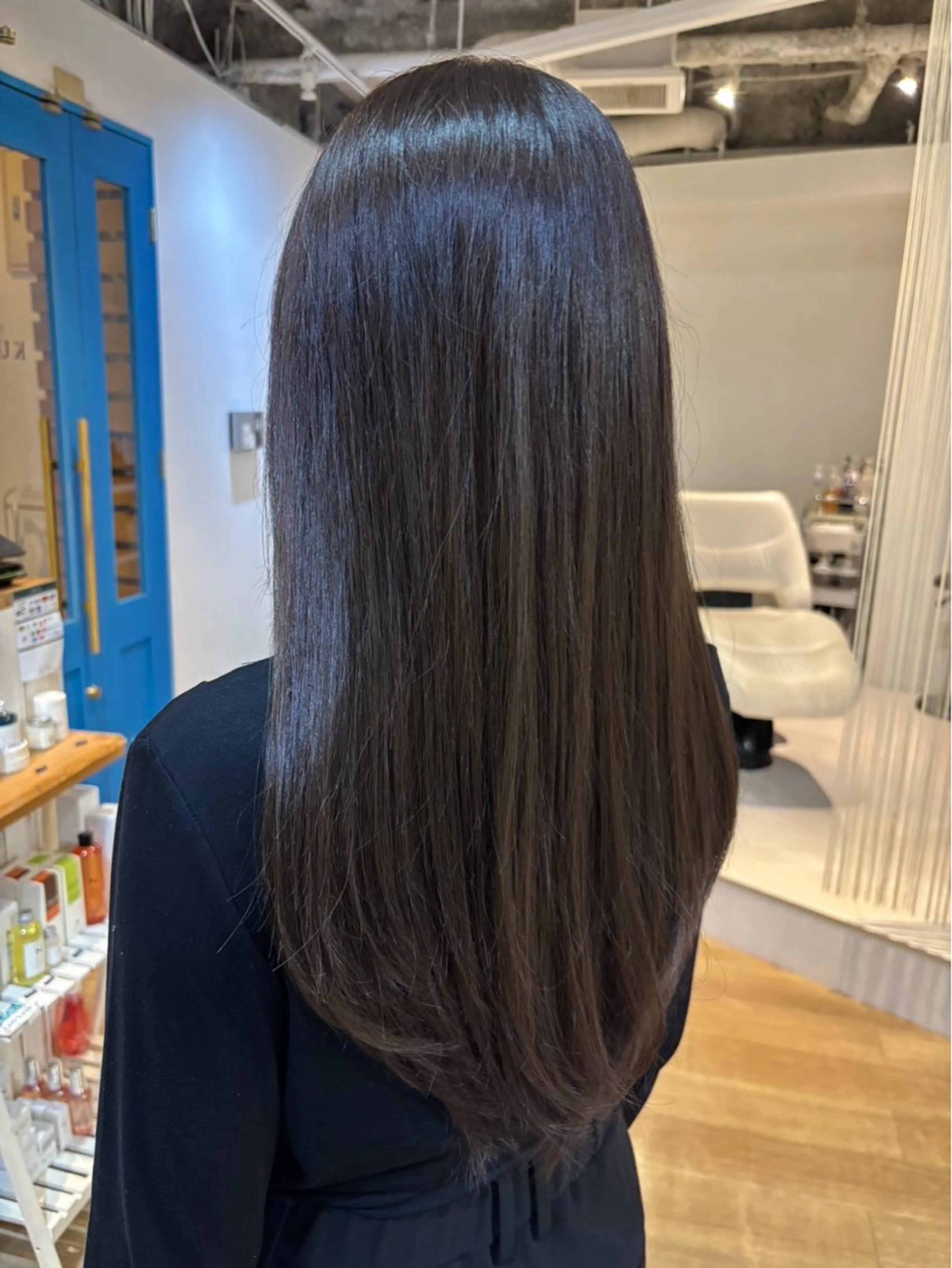 ロング トリートメント ヘアカラー 伊藤 かなのヘアスタイル