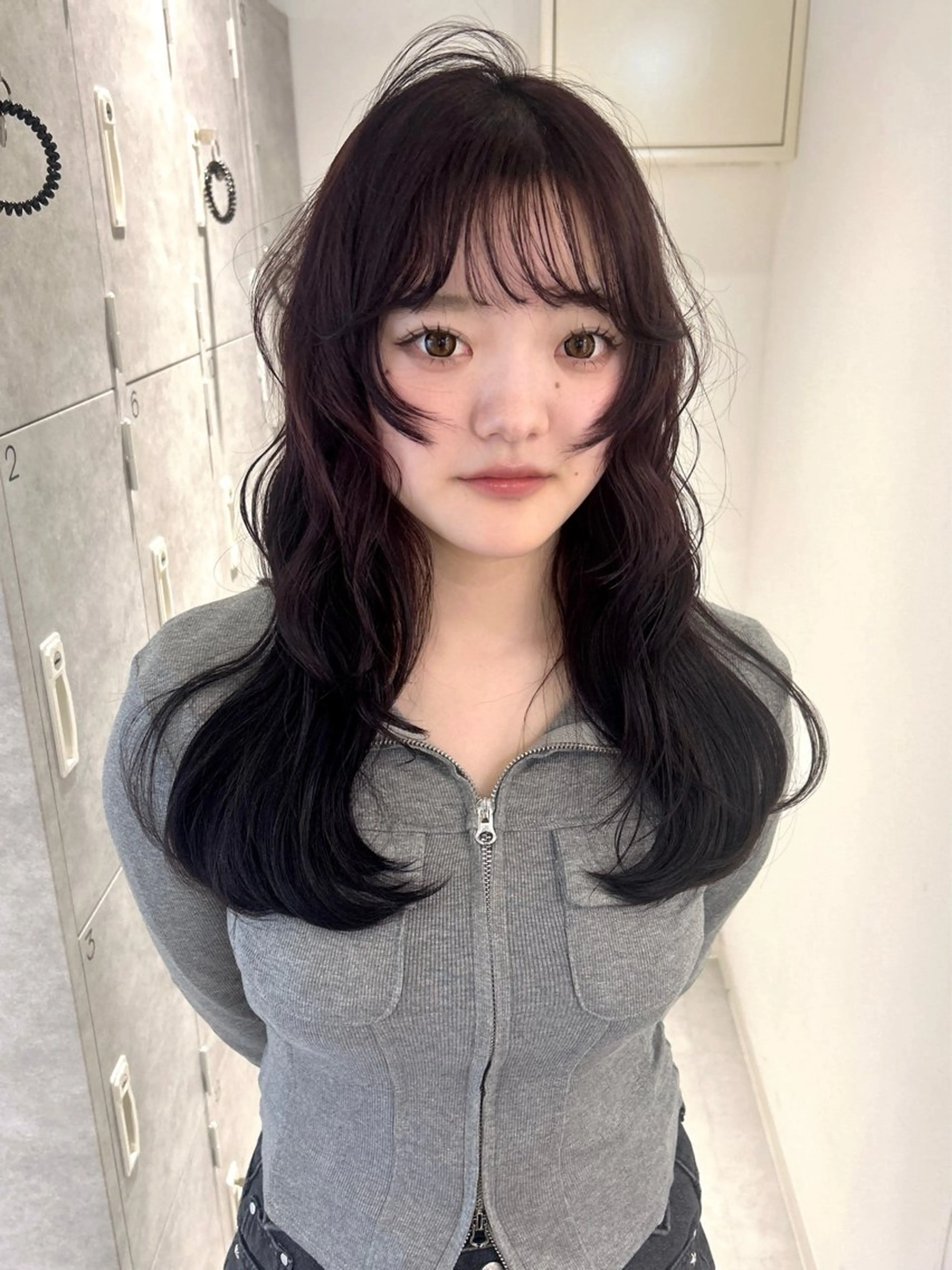 ロング カラー Nana/透けカラー ×似合わせカットのヘアスタイル