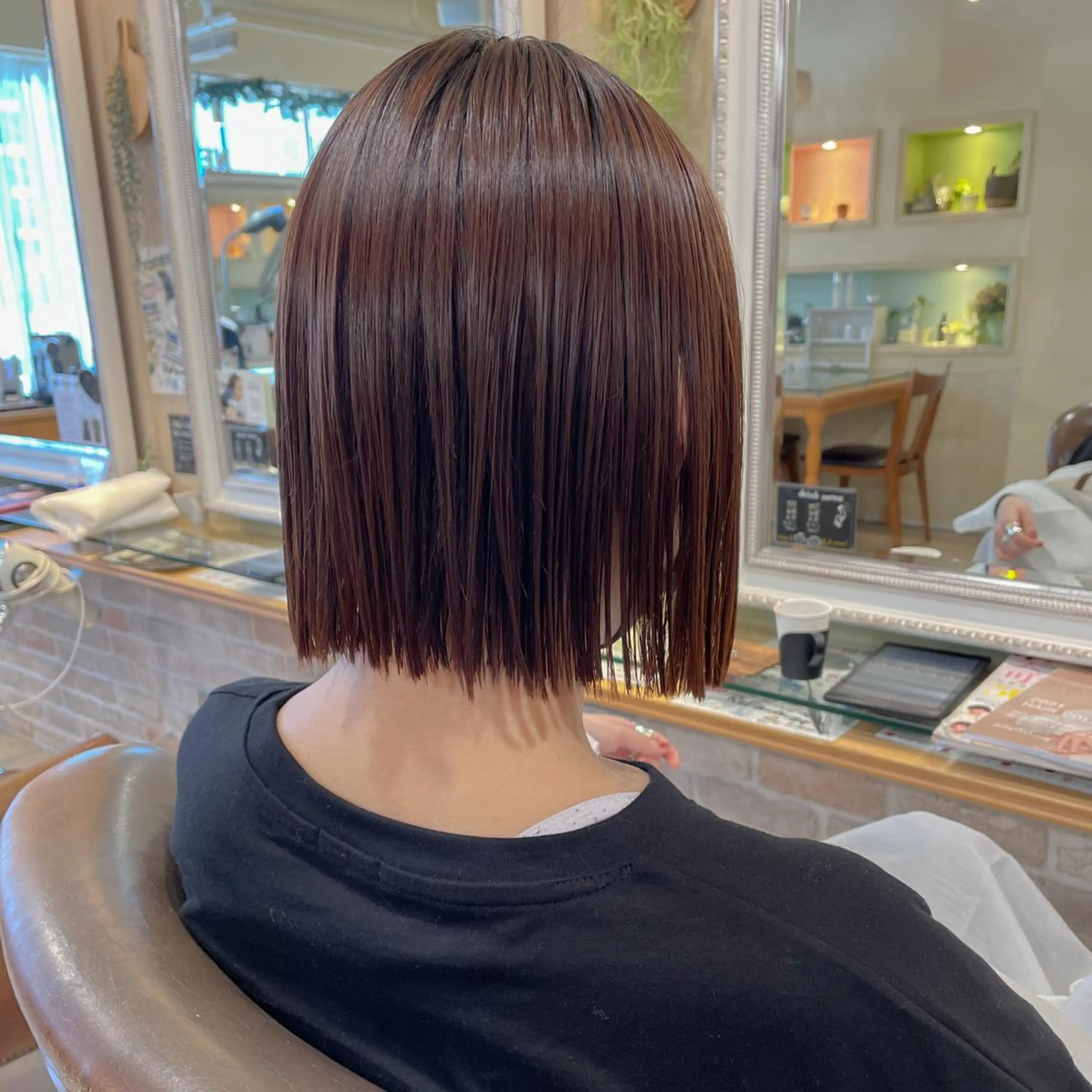 ショート ボブ カット 切りっぱなしボブ ソノキユウカのヘアスタイル