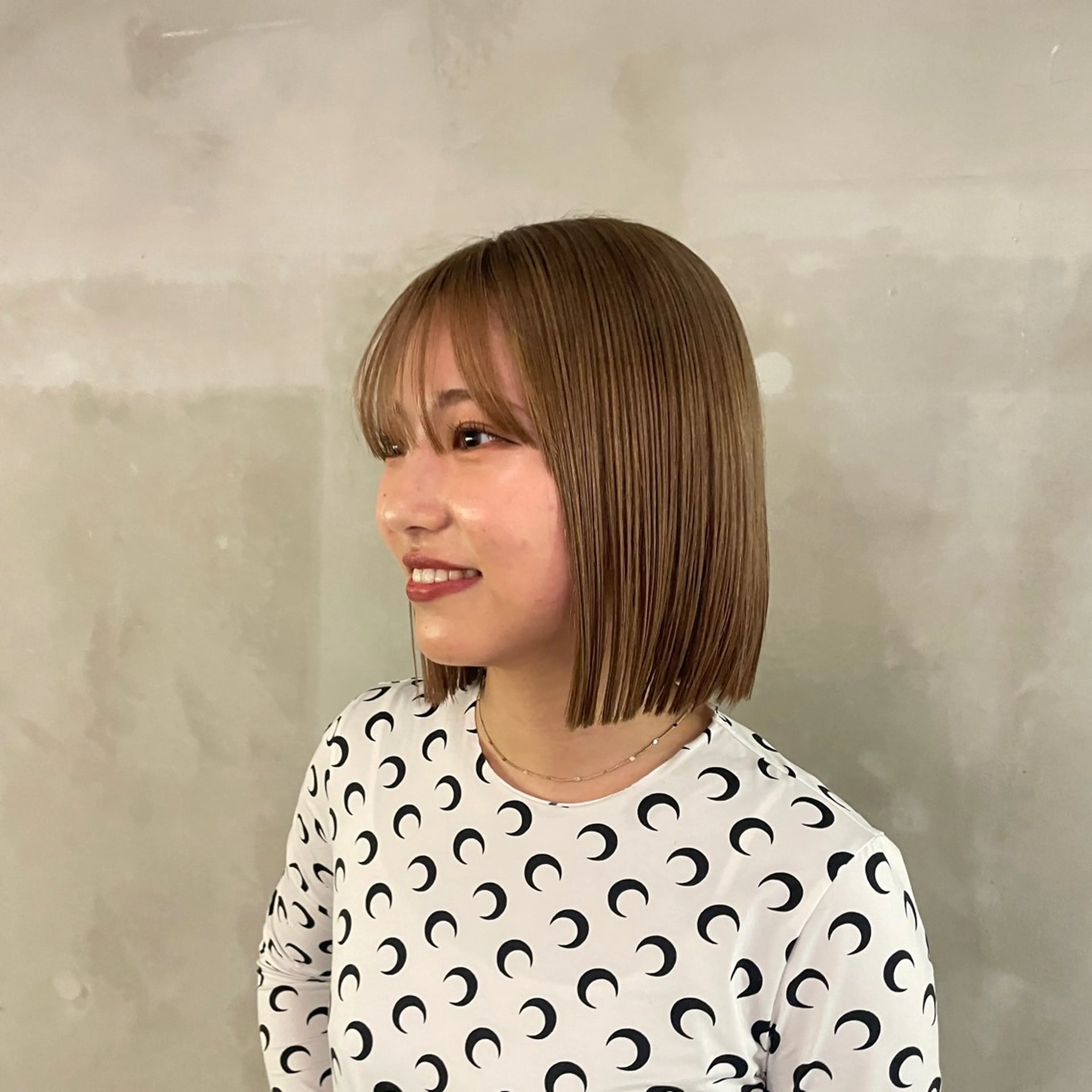 ショート カラー ヘアカラー 🎨透明感カラー/ ハイライト/近藤怜那のヘアスタイル