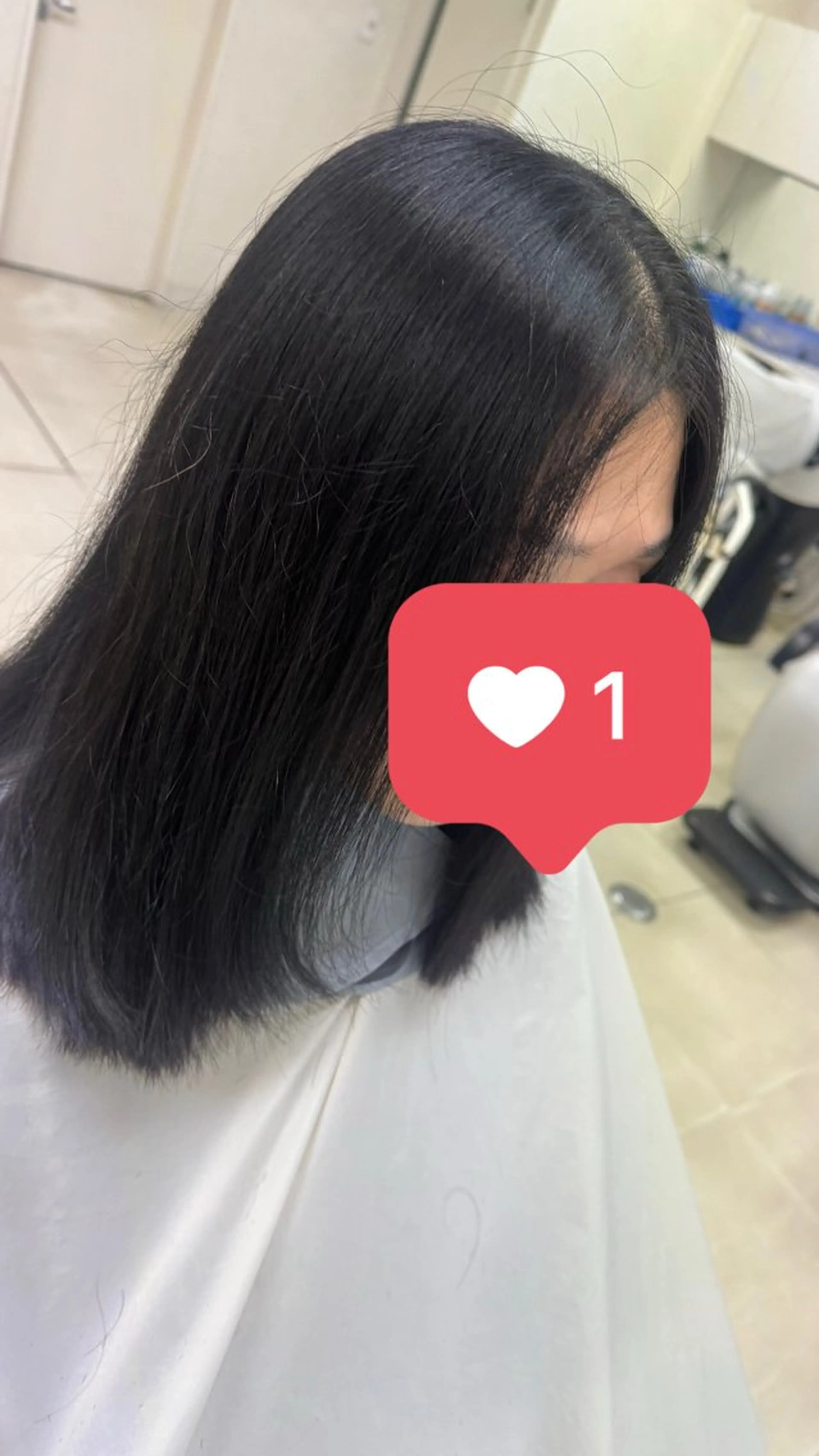 セミロング タカハシ リナのヘアスタイル