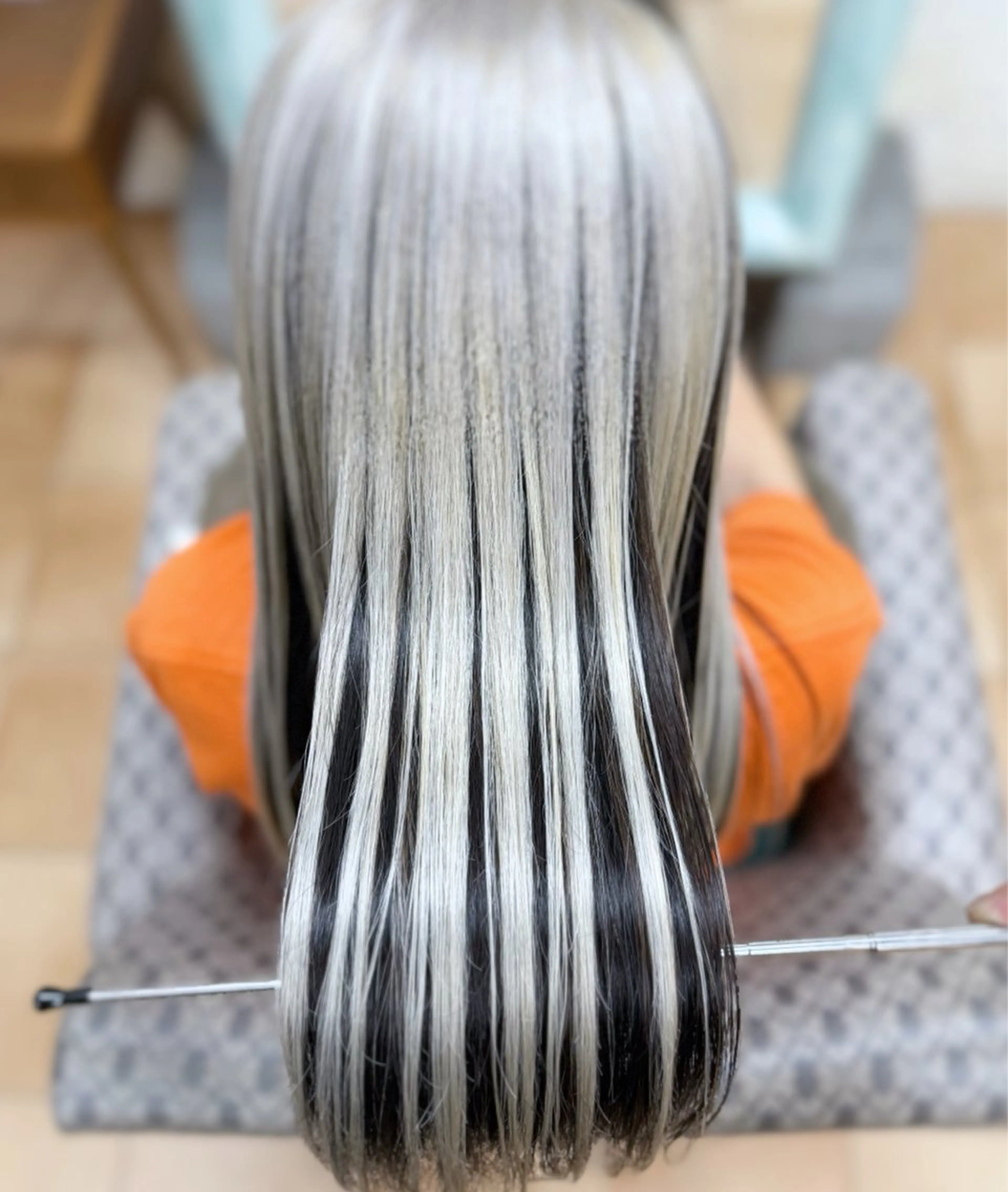 セミロング カラー ブリーチ 髪質改善 トリートメント dolphin ドルフィンオーナーのヘアスタイル