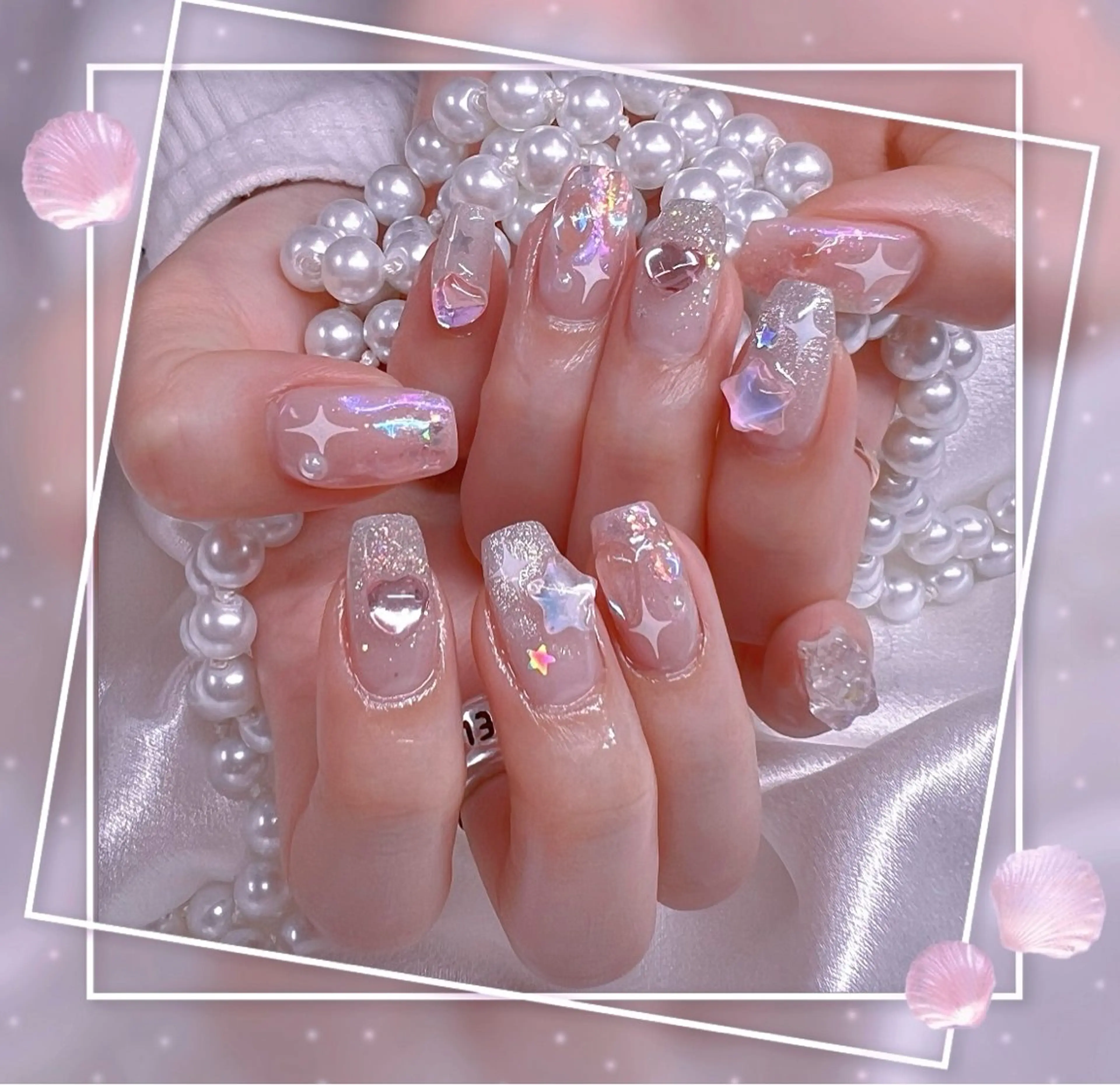 ネイル グラデーション キラキラネイル 韓国ネイル マグネットネイル ピンク ハンドネイル ハンドケア Chill Nailsalonのネイルデザイン