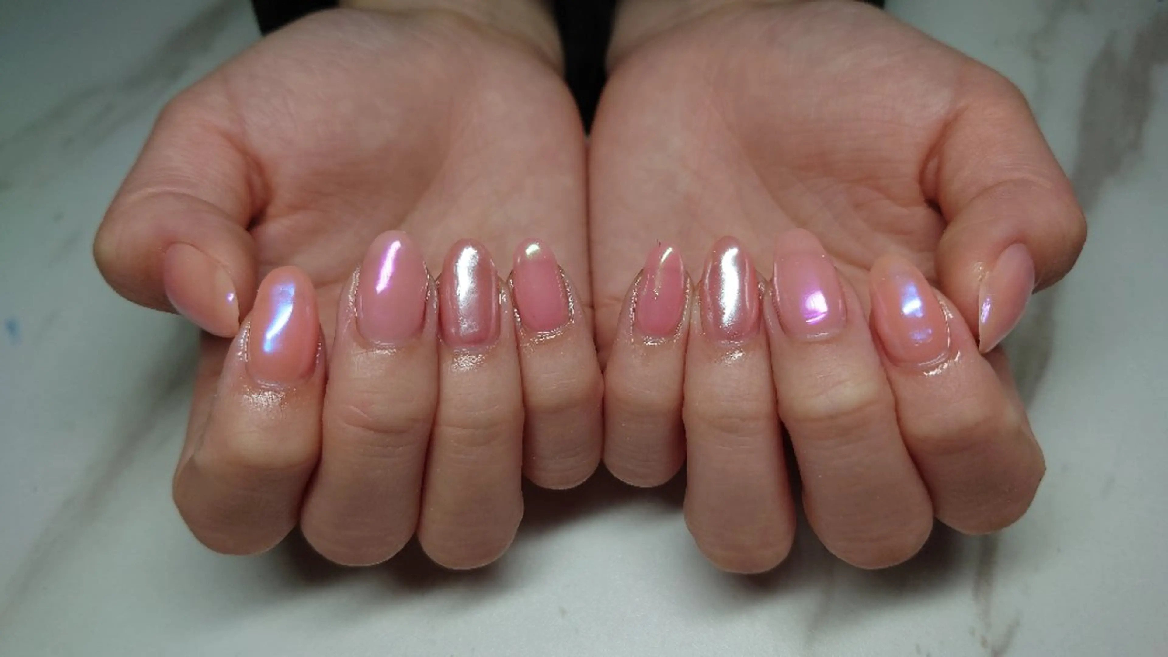 ネイル オーロラネイル ワンカラーネイル ピンク ハンドネイル Nailsalon AMAのネイルデザイン
