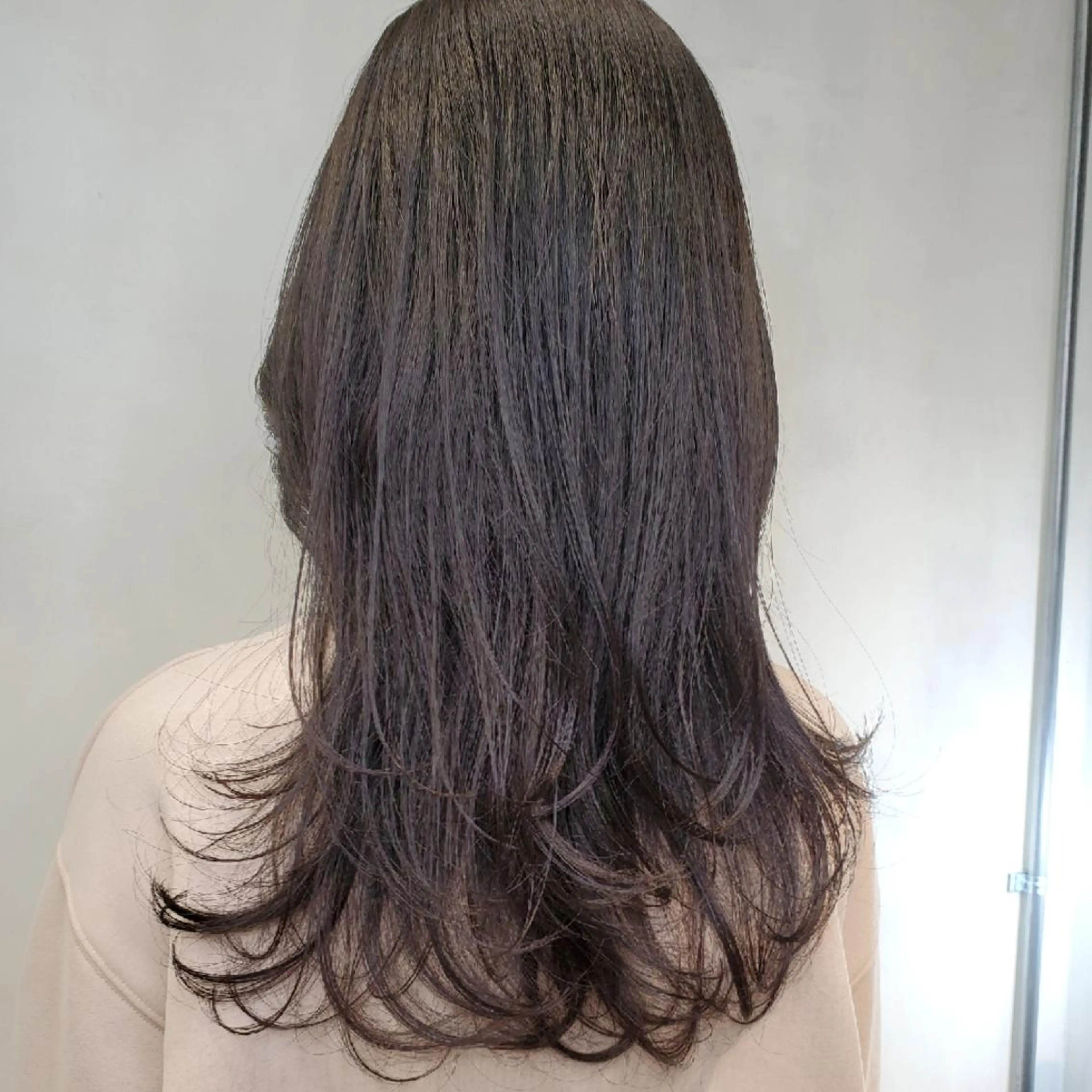 ミディアム カラー 黒髪 ブルーカラー ブルーブラック ブラウンカラー 透明感カラー 韓国レイヤー suzuのヘアスタイル