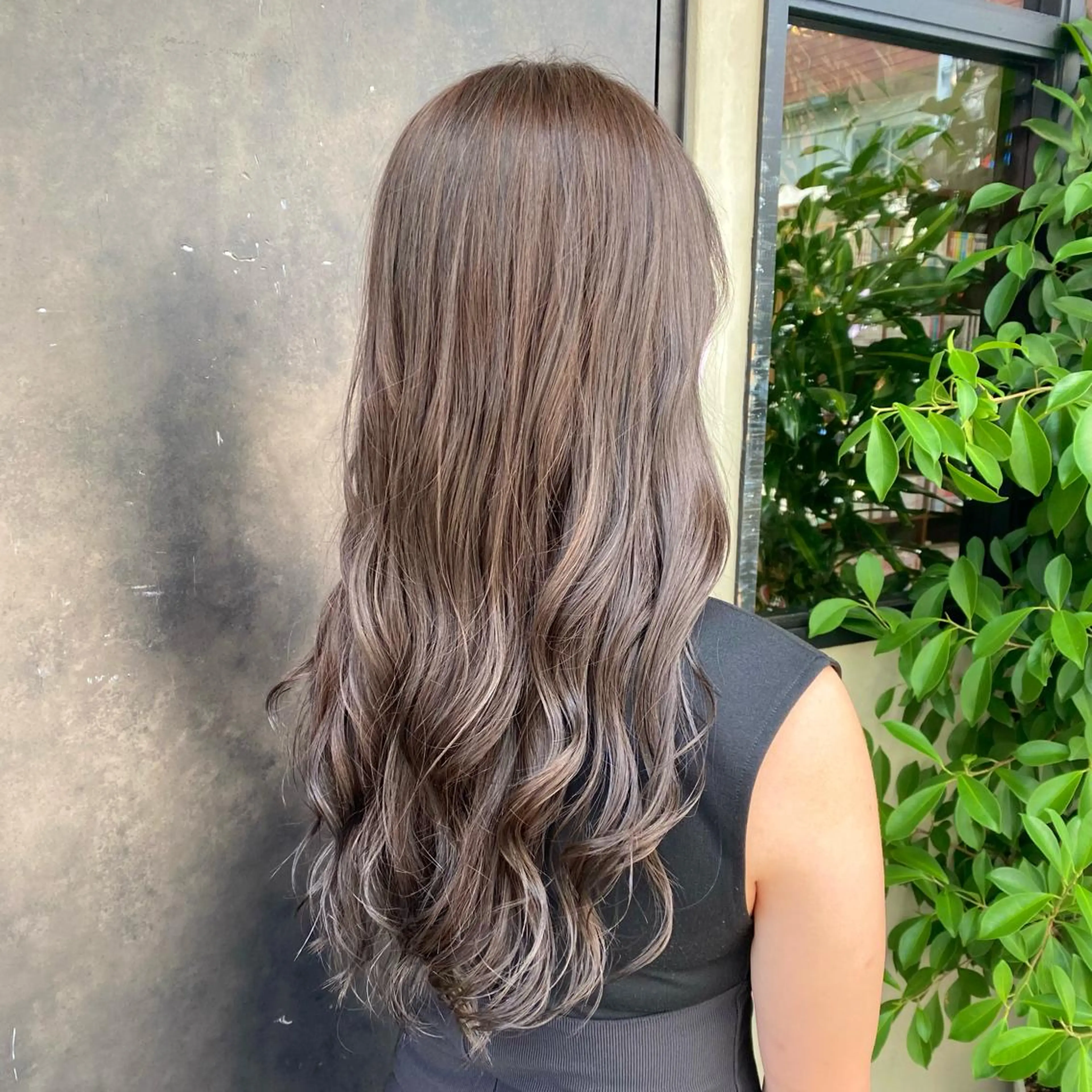 ロング カラー ブリーチ ブリーチなしカラー 比嘉 陽のヘアスタイル