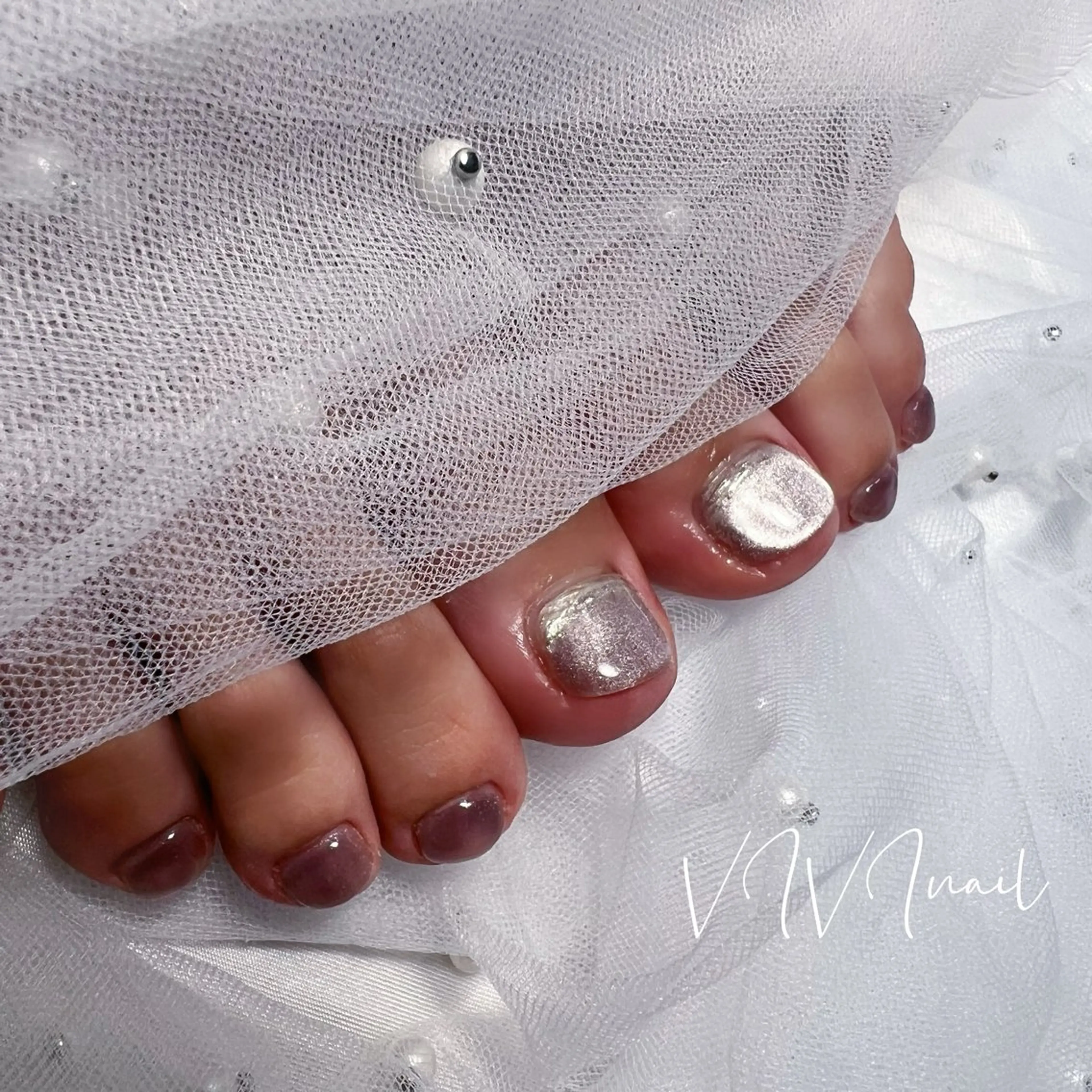 ネイル 氷ネイル・うるうるネイル フットネイル vivi nailのネイルデザイン