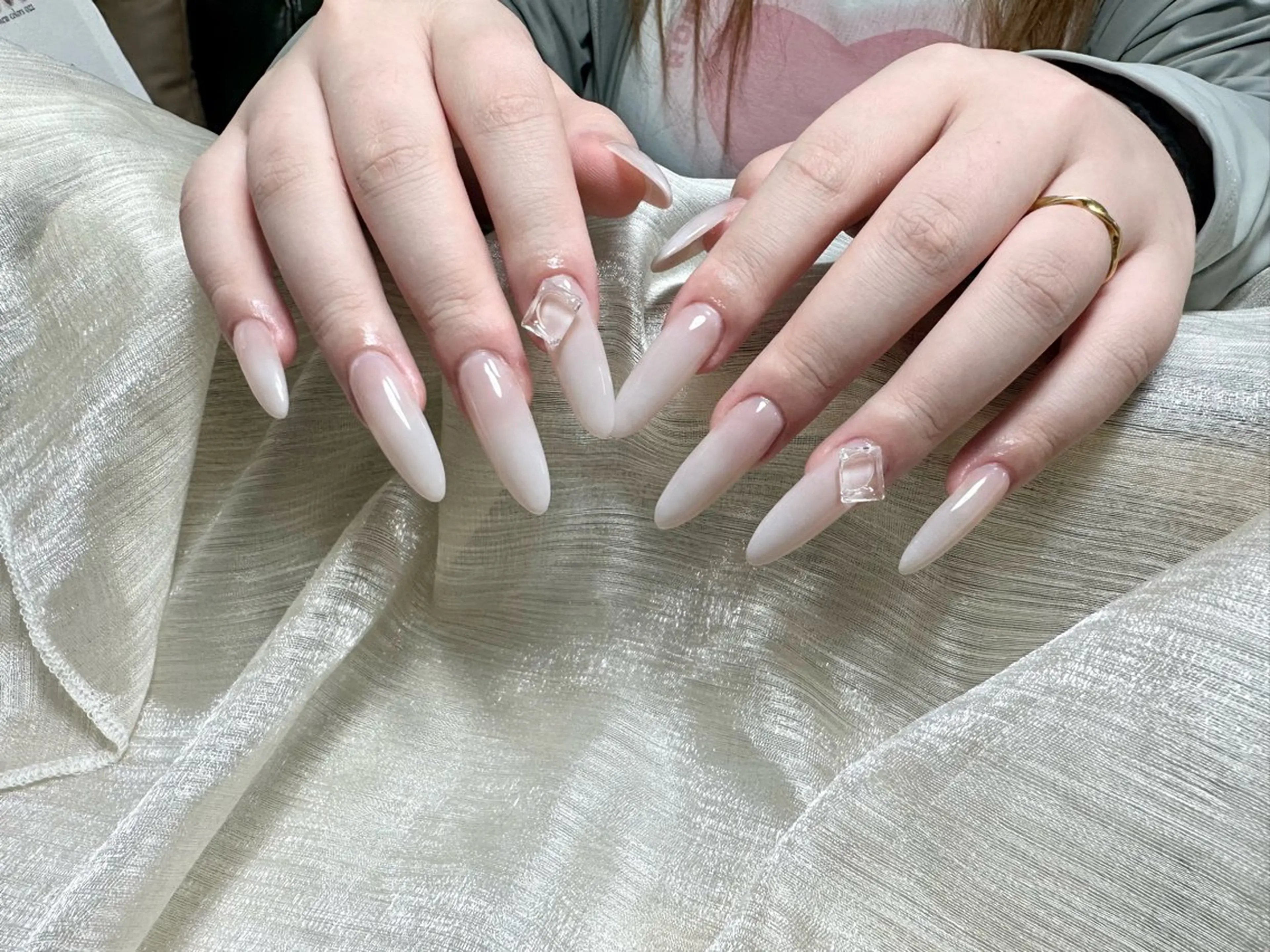 ネイル 長さ出し グラデーション ハンドネイル ハンドケア 💕Dreamy KIYO💕のネイルデザイン