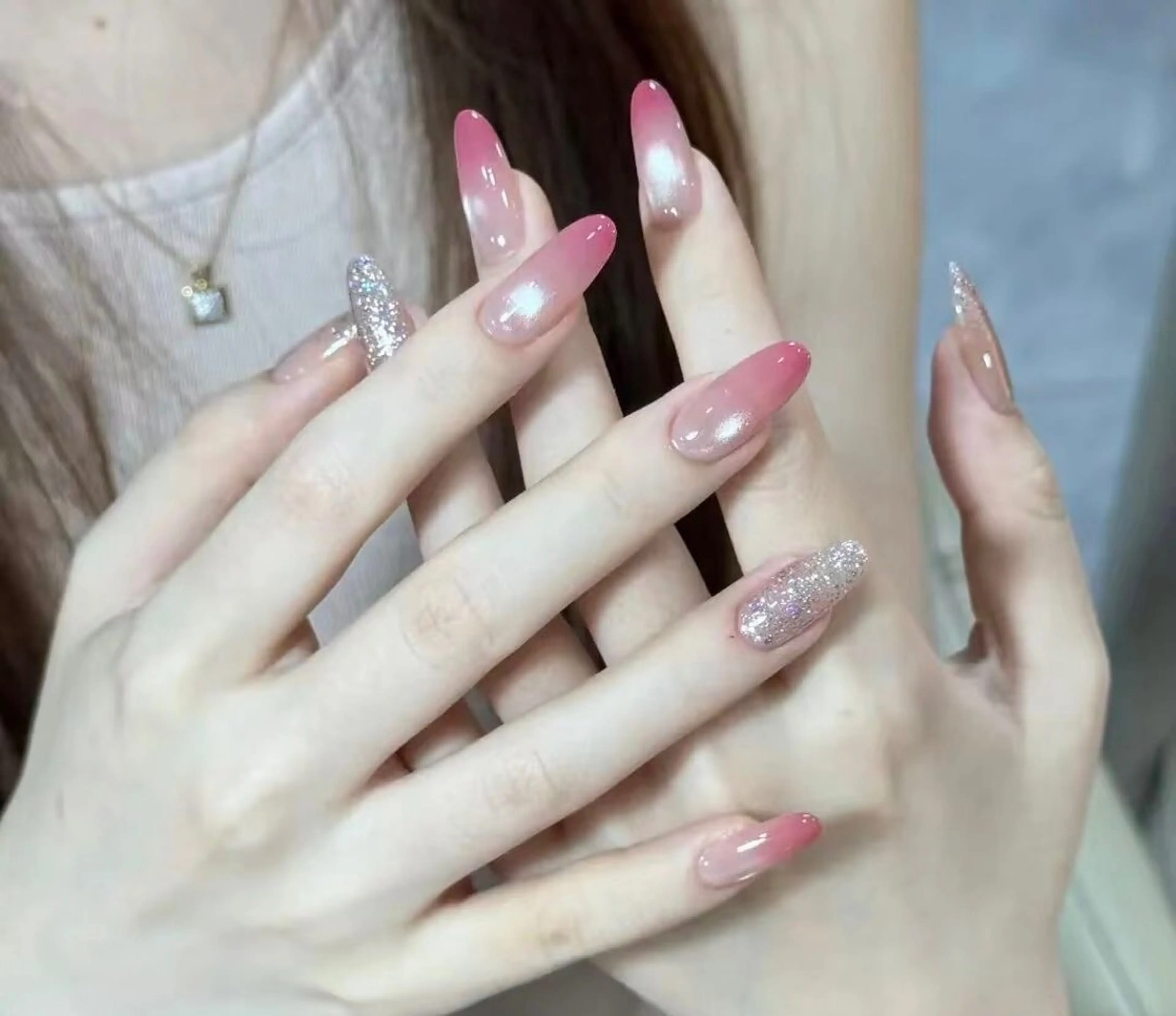 ★シンプルネイル★SNS大人気*ぷるマグxカラ一グラデ一ション9980-6990の写真