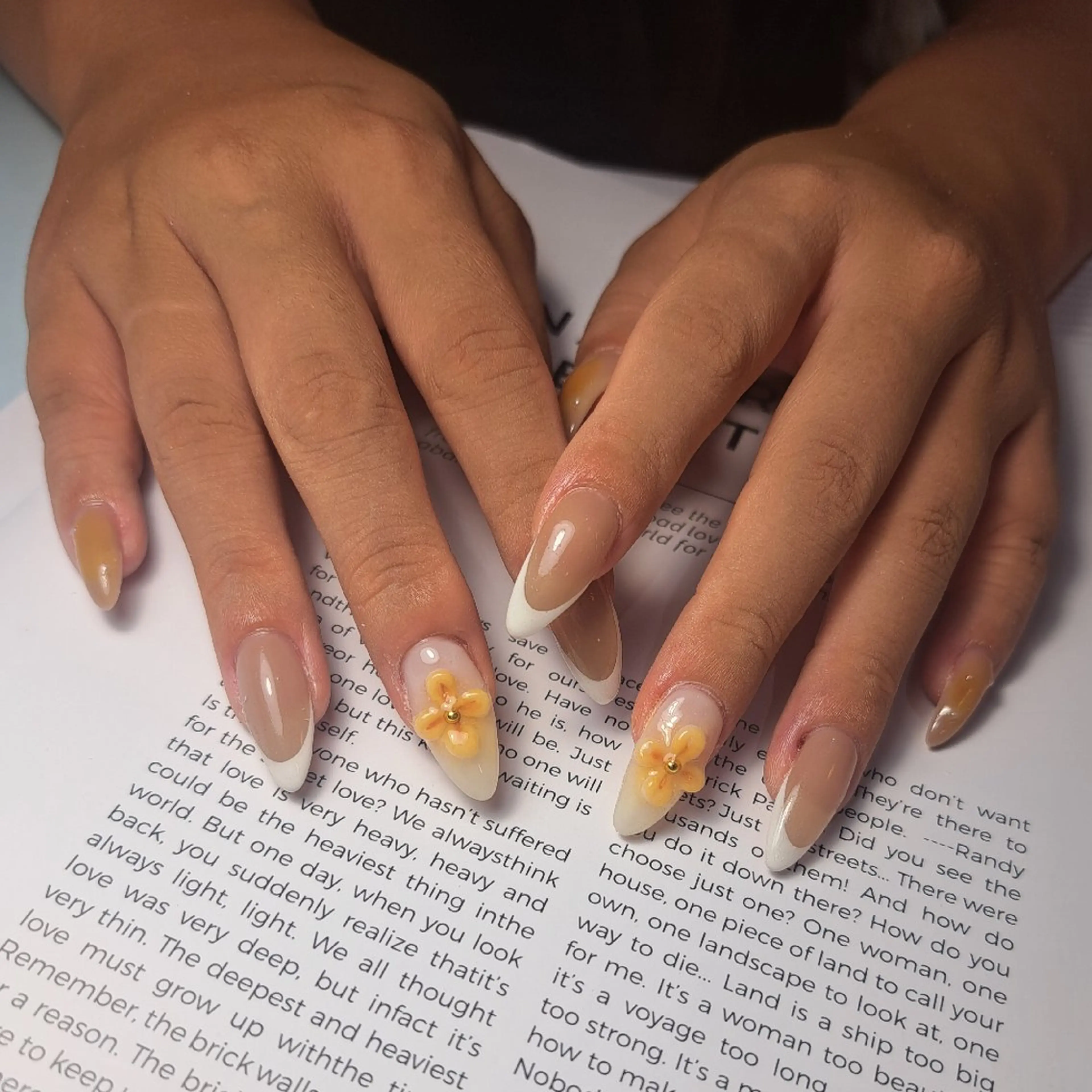 ネイル アートネイル フレンチネイル ジェルネイル 持ち込み 夏ネイル Nail mood デザイン持ち込みokのネイルデザイン