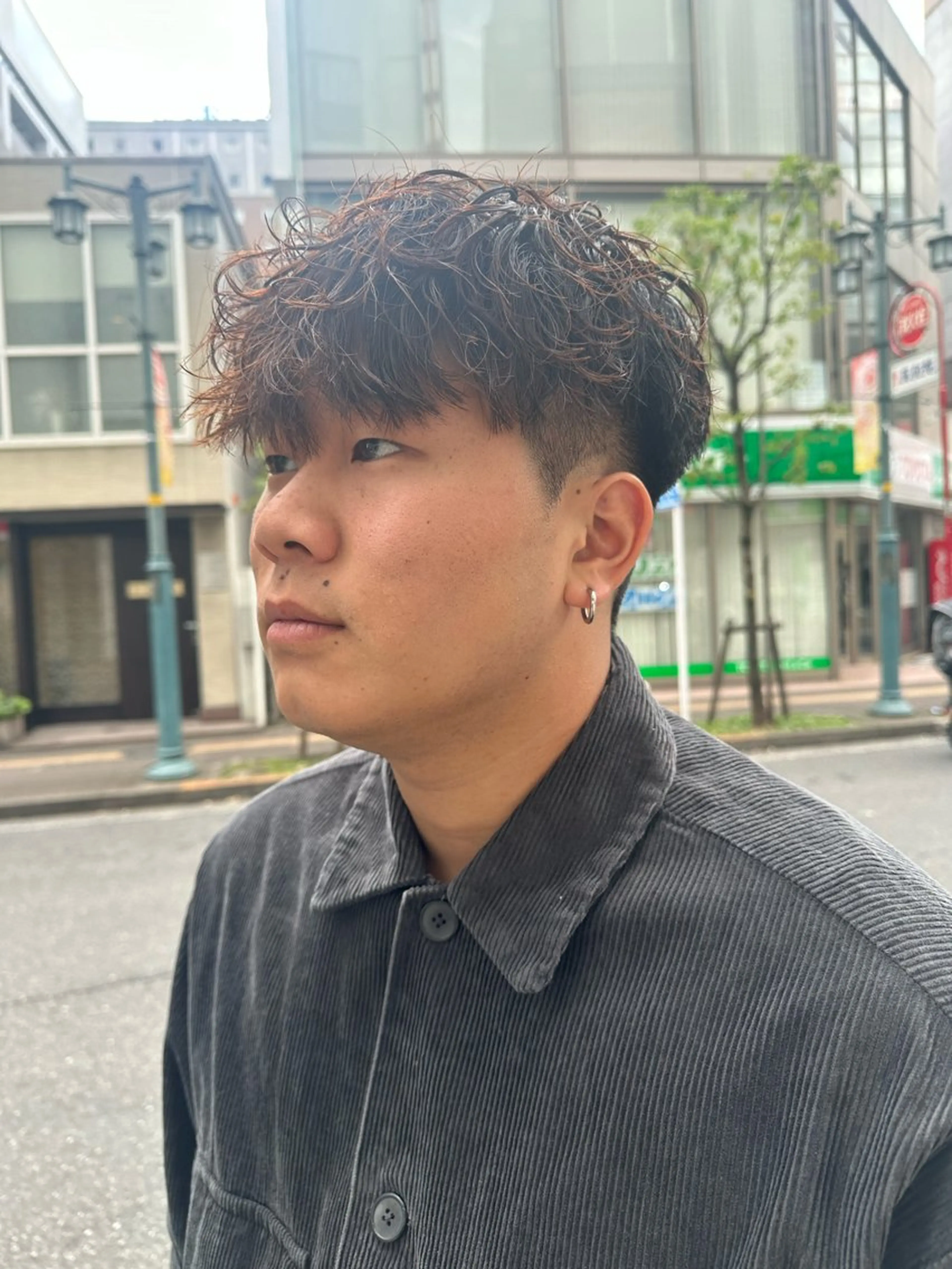 ショート パーマ メンズ メンズブリーチ メンズハイトーン メンズインナーカラー メンズパーマ 髪質改善 Rei/ 縮毛矯正/ ハイライトカラー募集のヘアスタイル
