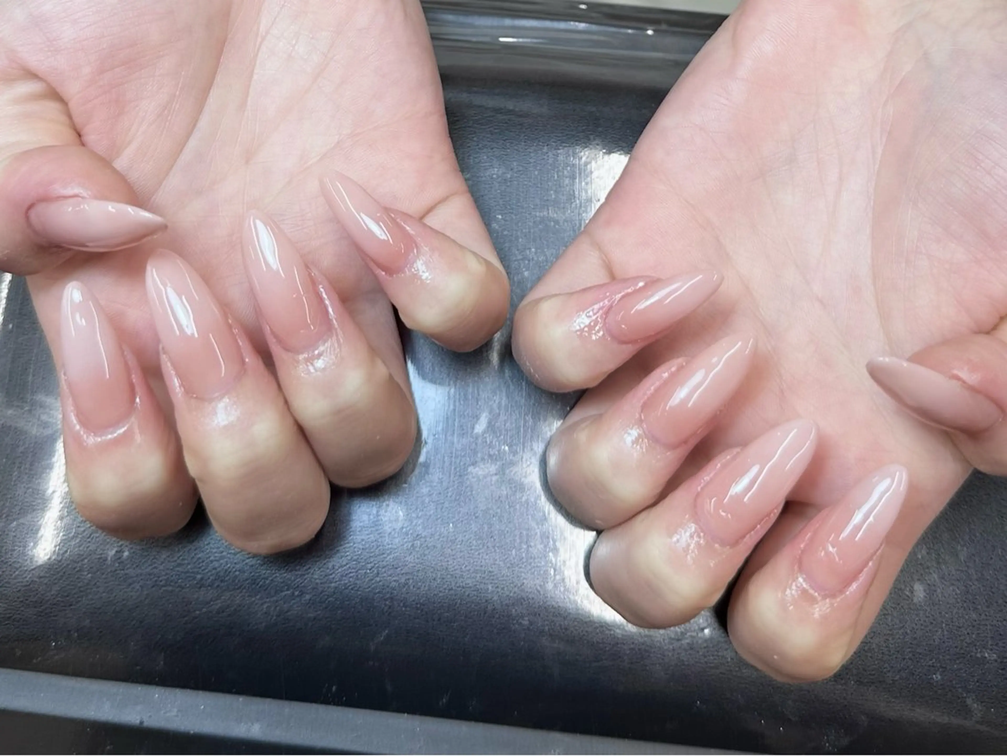 《チップ長さ出し》ワンカラ-・グラデーションの写真