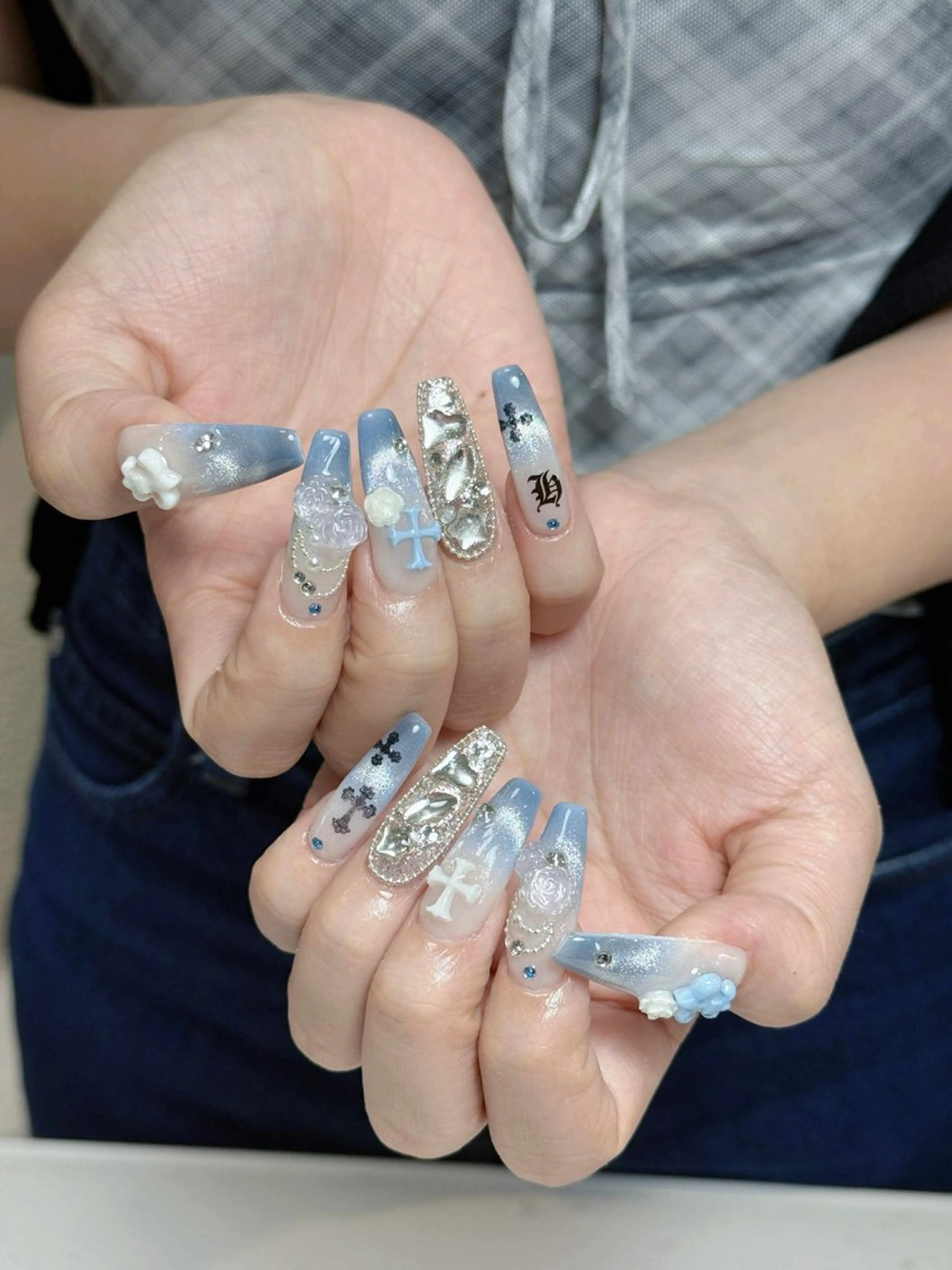 ネイル ボルドー ブラウン チークネイル ドット フットネイル Julli NailStudioのネイルデザイン