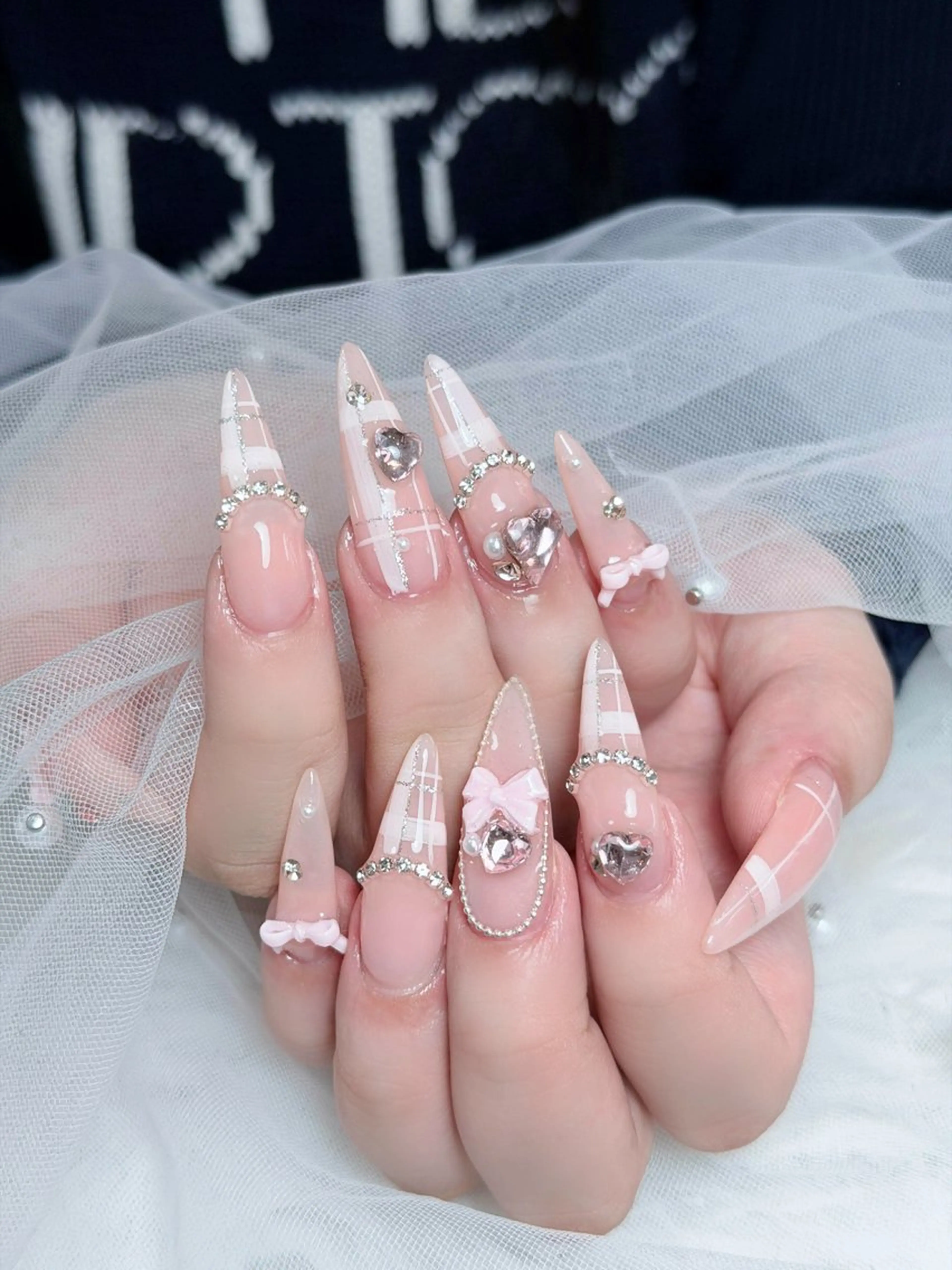 ネイル チークネイル ドット フレンチネイル グラデーション ハート ハンドネイル Julli NailStudioのネイルデザイン