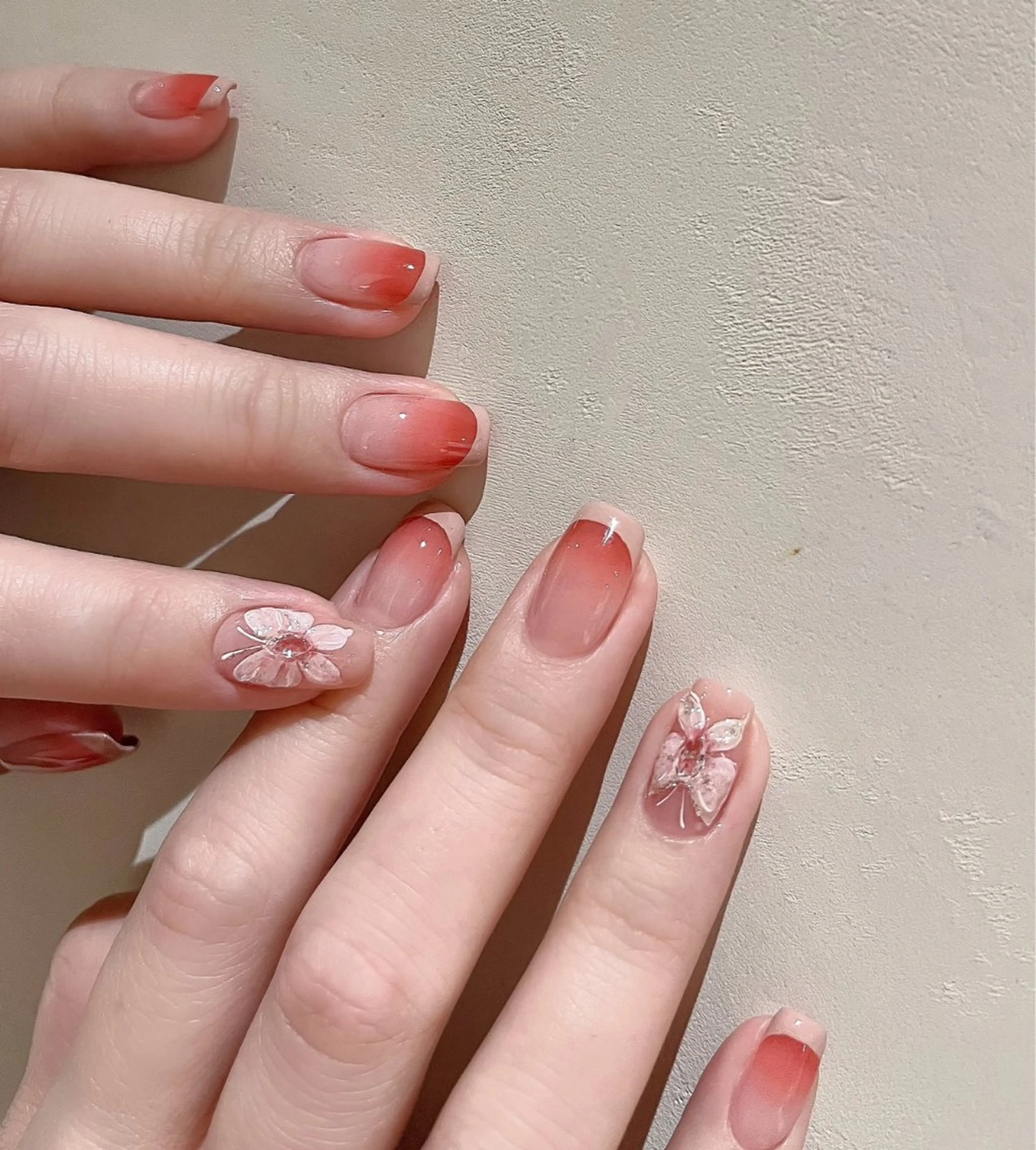 ネイル アートネイル キラキラネイル 韓国ネイル 水色 ロングネイル ハンドネイル ハンドケア NailDemure 【銀座店】のネイルデザイン