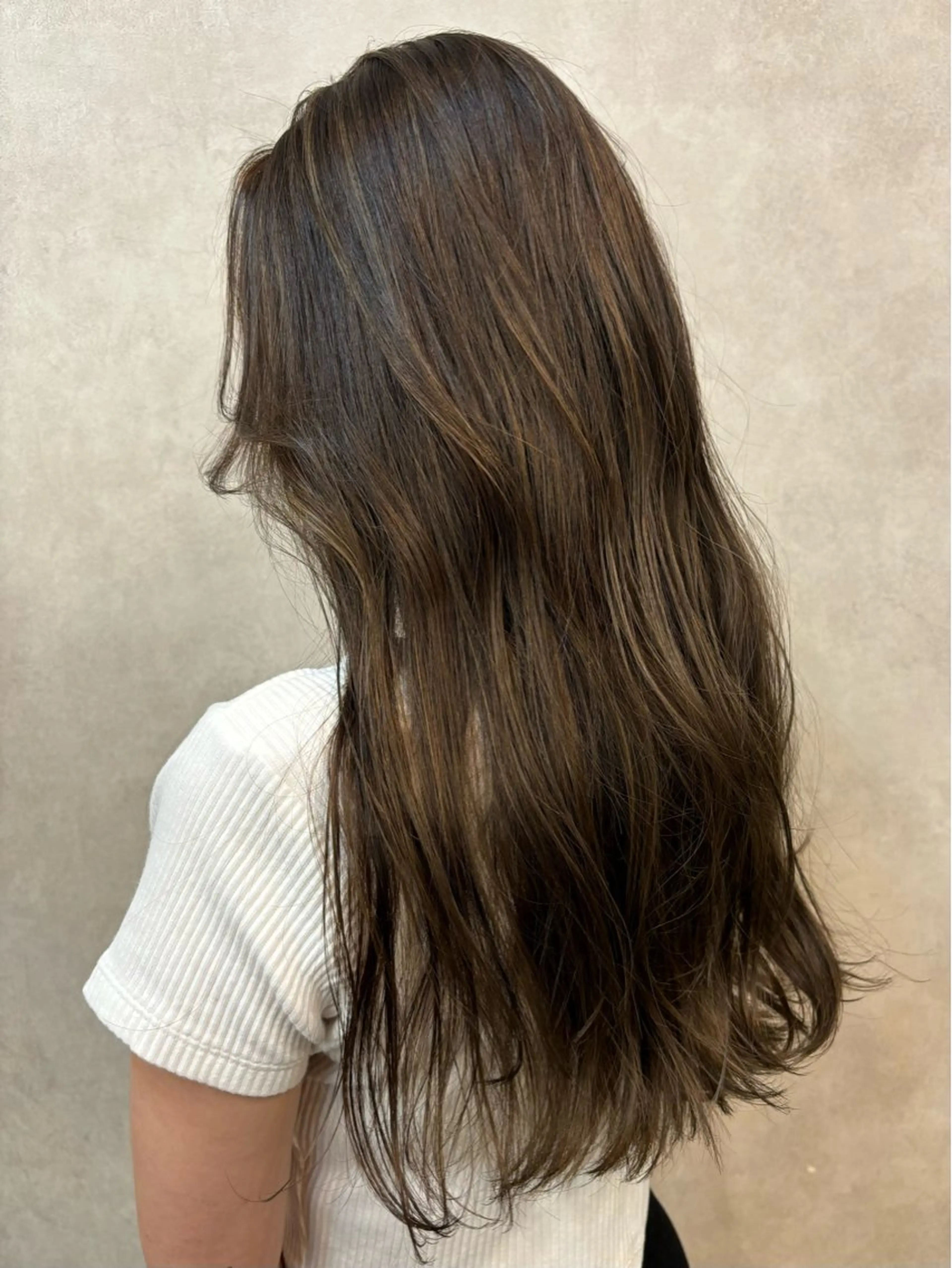 ロング カラー 【aini天王寺】 𝐚𝐢𝐫𝐢✂︎のヘアスタイル