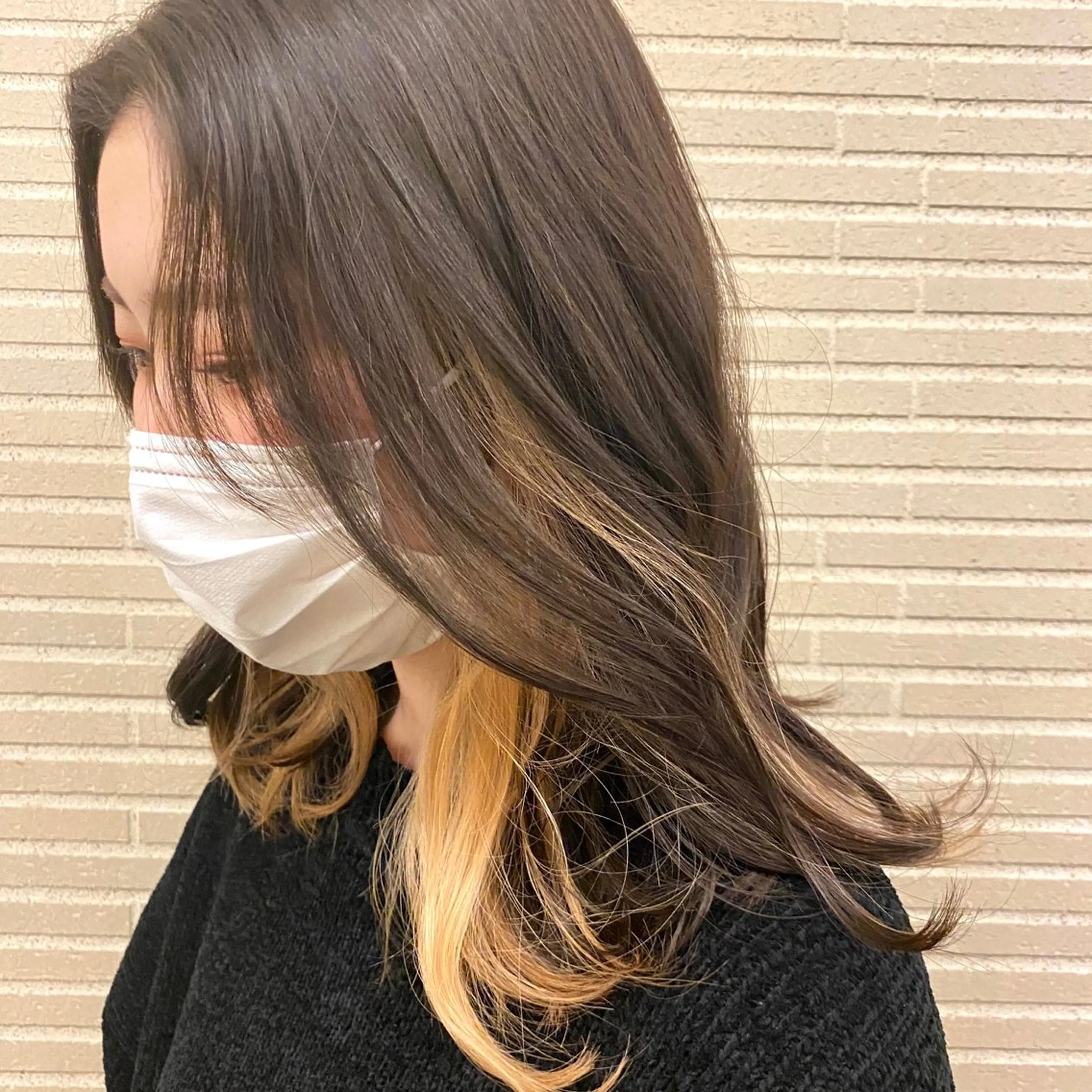 セミロング カラー ベージュカラー ブリーチ インナーカラー ヘアカラー トリートメント Nanaha /レイヤーカットのヘアスタイル
